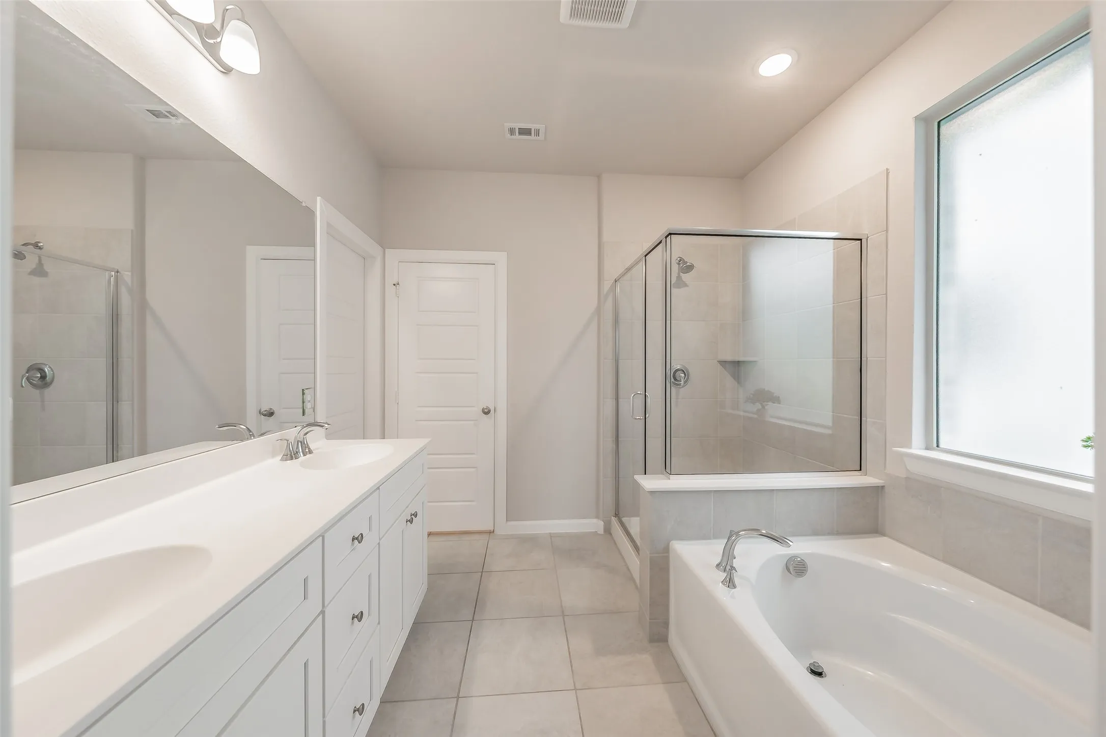 Single Family Residence For Sale in Ellis County , 601 Bethpage Drive, Red Oak, Texas 75154, 4 Bedroom, 3 Bathroom, 2 Garage spaces, 2,065 Sqft, built in 2023, mls#21254975, Real Estate Agent in Red Oak, Homes For Sale in Ellis county, Homes For Sale in Red Oak, Realtor in Red Oak Texas, Real Estate Brokerage Independent Realty Texas, Luminita Cordes Realtor