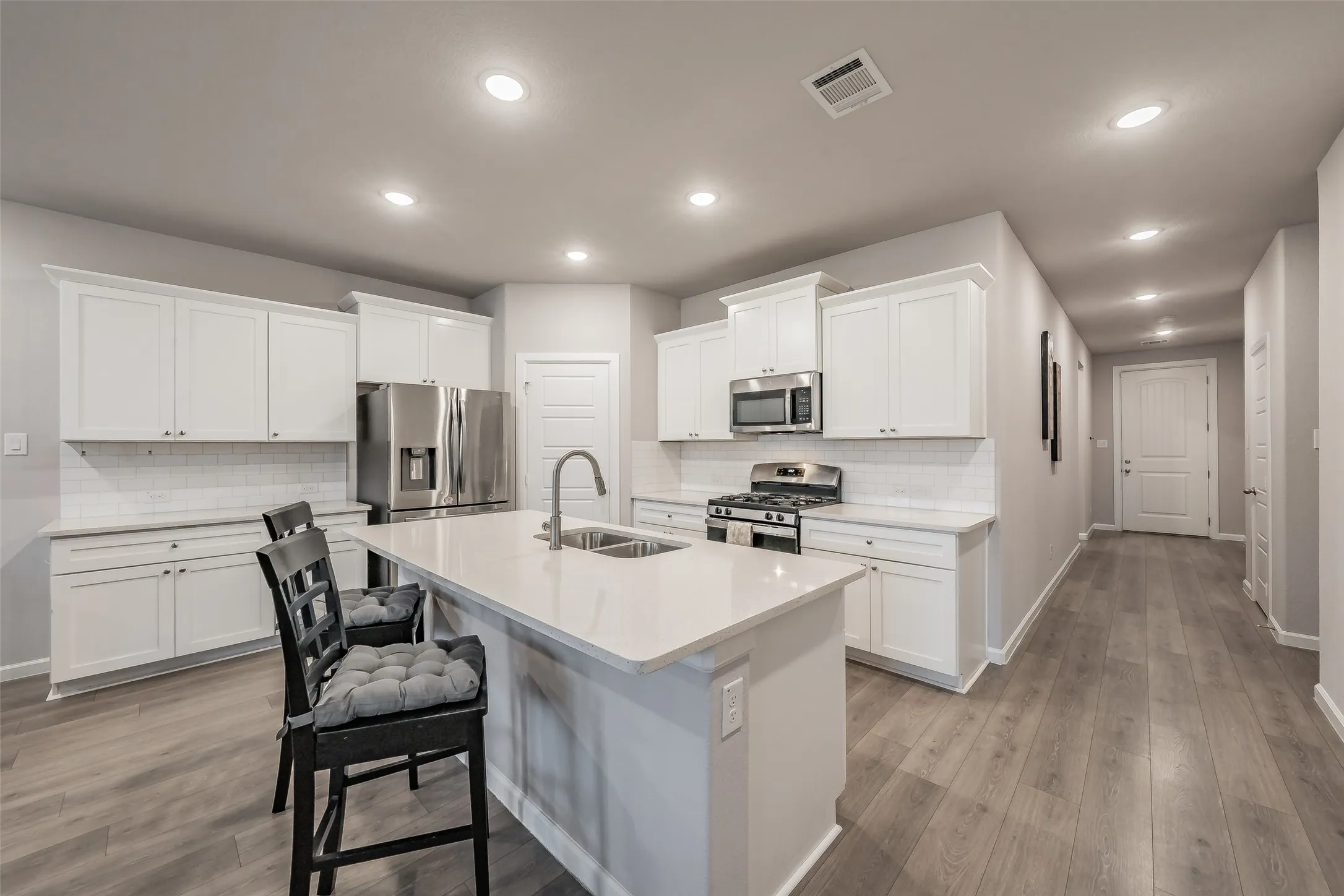 Single Family Residence For Sale in Ellis County , 601 Bethpage Drive, Red Oak, Texas 75154, 4 Bedroom, 3 Bathroom, 2 Garage spaces, 2,065 Sqft, built in 2023, mls#21254975, Real Estate Agent in Red Oak, Homes For Sale in Ellis county, Homes For Sale in Red Oak, Realtor in Red Oak Texas, Real Estate Brokerage Independent Realty Texas, Luminita Cordes Realtor