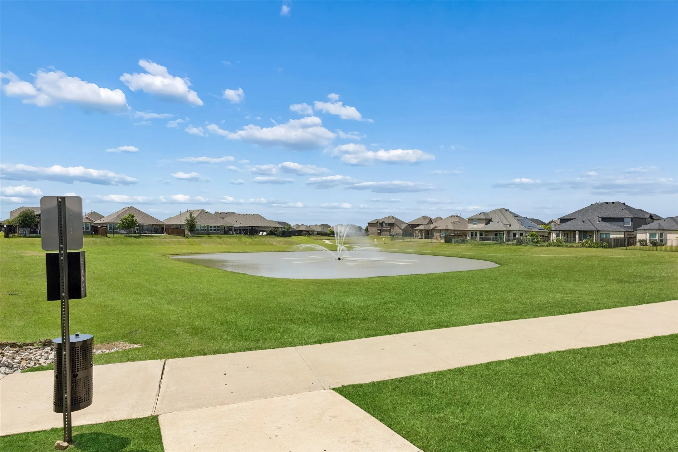 Single Family Residence For Sale in Collin County , 605 Cattle Chute Court, Celina, Texas 75009, 4 Bedroom, 4 Bathroom, 2 Garage spaces, 3,685 Sqft, built in 2021, mls#21255731, Real Estate Agent in Celina, Homes For Sale in Collin county, Homes For Sale in Celina, Realtor in Celina Texas, Real Estate Brokerage Independent Realty Texas, Luminita Cordes Realtor