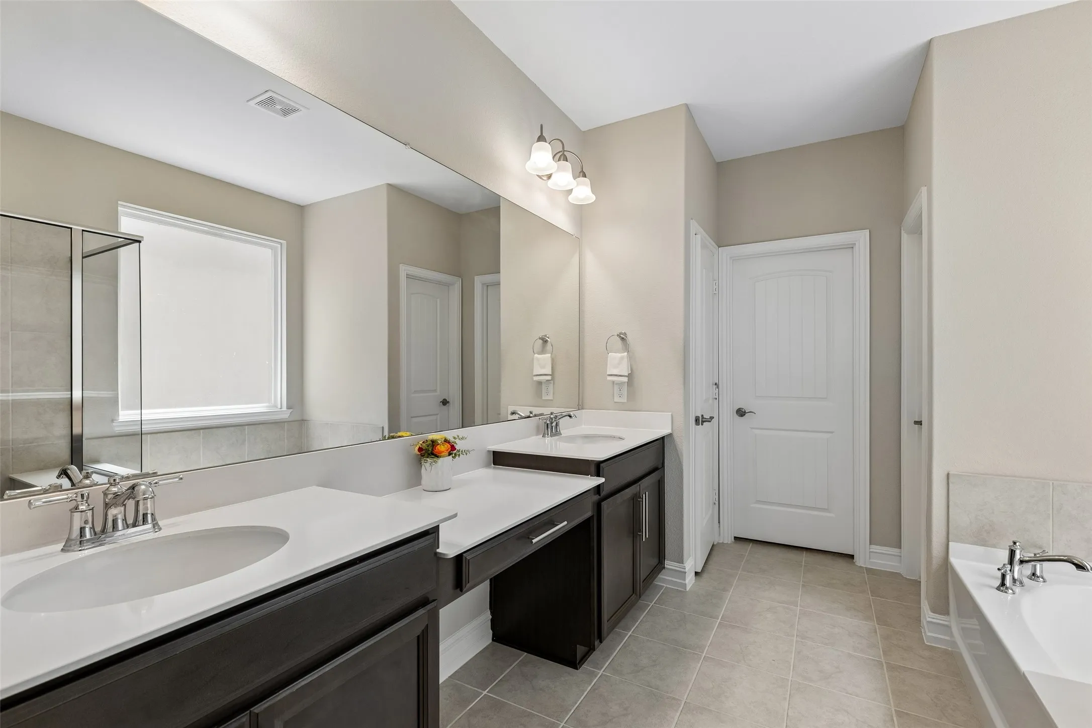 Single Family Residence For Sale in Collin County , 605 Cattle Chute Court, Celina, Texas 75009, 4 Bedroom, 4 Bathroom, 2 Garage spaces, 3,685 Sqft, built in 2021, mls#21255731, Real Estate Agent in Celina, Homes For Sale in Collin county, Homes For Sale in Celina, Realtor in Celina Texas, Real Estate Brokerage Independent Realty Texas, Luminita Cordes Realtor