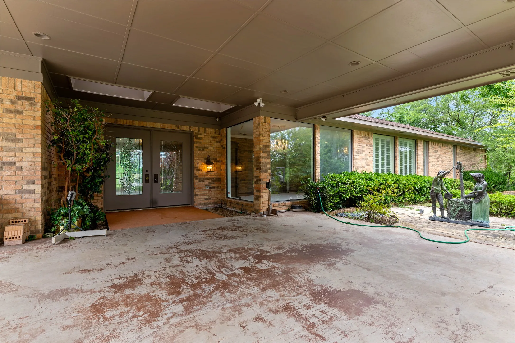 Single Family Residence For Sale in Van Zandt County , 1895 County Road 3601, Edgewood, Texas 75117, 3 Bedroom, 5 Bathroom, Garage spaces, 4,998 Sqft, built in 1983, mls#21252321, Real Estate Agent in Edgewood, Homes For Sale in Van Zandt county, Homes For Sale in Edgewood, Realtor in Edgewood Texas, Real Estate Brokerage Independent Realty Texas, Luminita Cordes Realtor