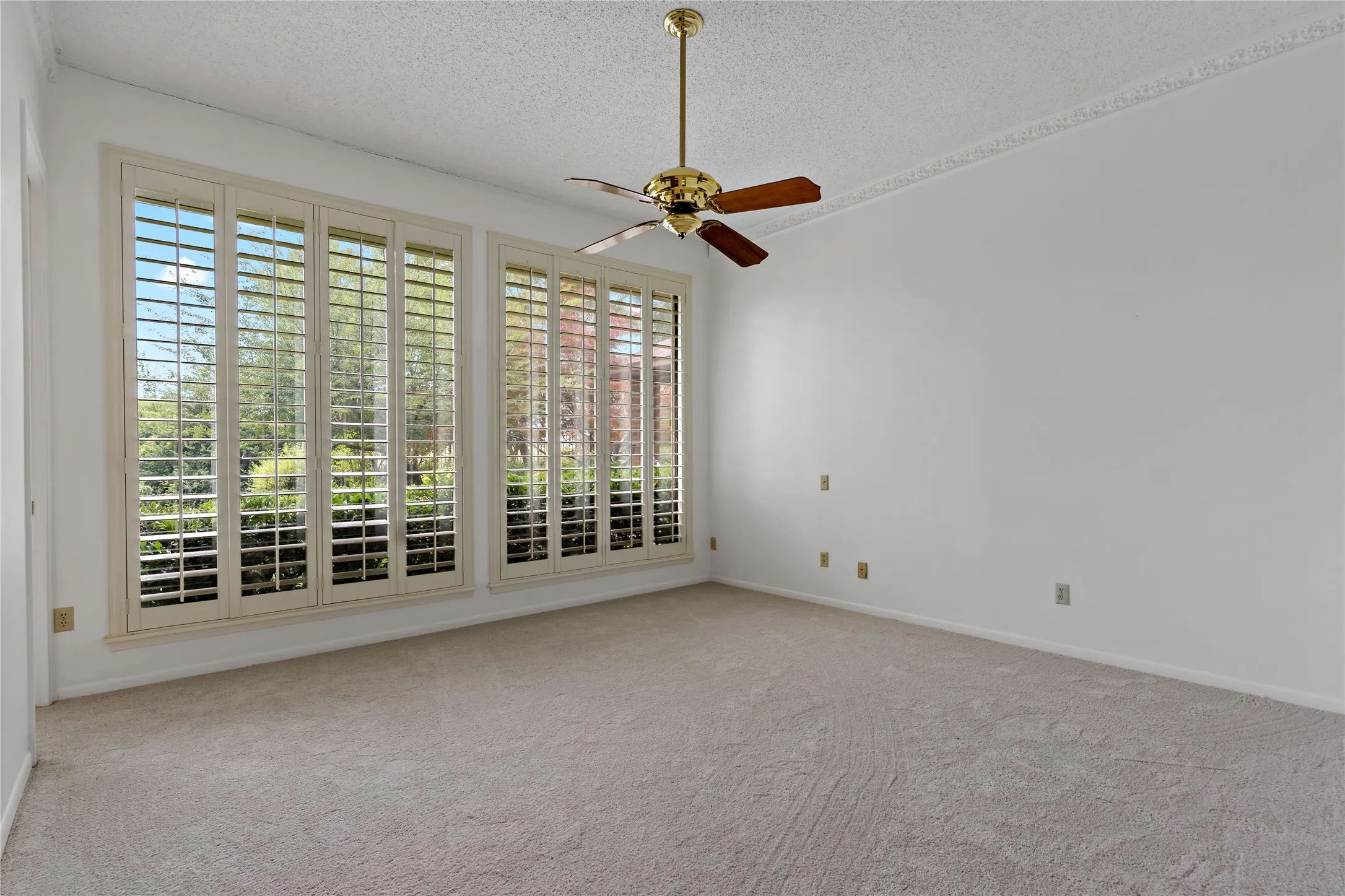 Single Family Residence For Sale in Van Zandt County , 1895 County Road 3601, Edgewood, Texas 75117, 3 Bedroom, 5 Bathroom, Garage spaces, 4,998 Sqft, built in 1983, mls#21252321, Real Estate Agent in Edgewood, Homes For Sale in Van Zandt county, Homes For Sale in Edgewood, Realtor in Edgewood Texas, Real Estate Brokerage Independent Realty Texas, Luminita Cordes Realtor