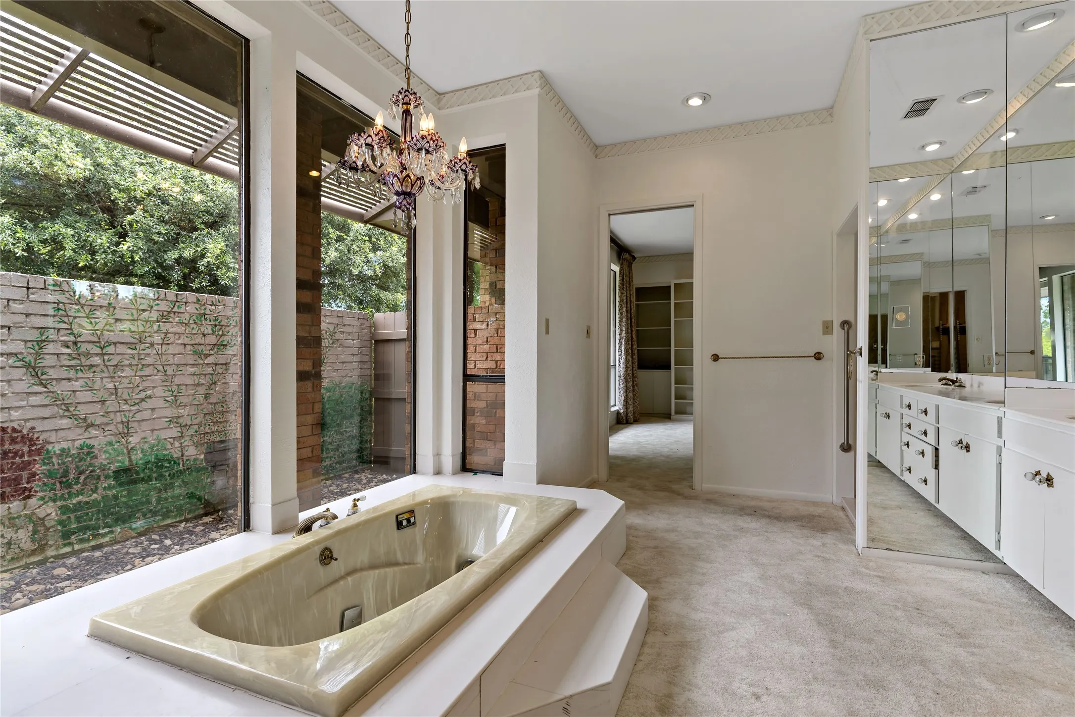 Single Family Residence For Sale in Van Zandt County , 1895 County Road 3601, Edgewood, Texas 75117, 3 Bedroom, 5 Bathroom, Garage spaces, 4,998 Sqft, built in 1983, mls#21252321, Real Estate Agent in Edgewood, Homes For Sale in Van Zandt county, Homes For Sale in Edgewood, Realtor in Edgewood Texas, Real Estate Brokerage Independent Realty Texas, Luminita Cordes Realtor