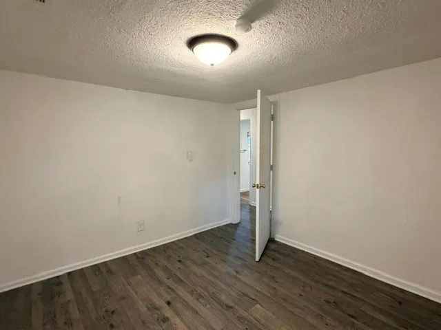 Single Family Residence For Sale in Grayson County , 927 W Baker Street, Denison, Texas 75020, 2 Bedroom, 1 Bathroom, Garage spaces, 994 Sqft, built in 1945, mls#21256137, Real Estate Agent in Denison, Homes For Sale in Grayson county, Homes For Sale in Denison, Realtor in Denison Texas, Real Estate Brokerage Independent Realty Texas, Luminita Cordes Realtor