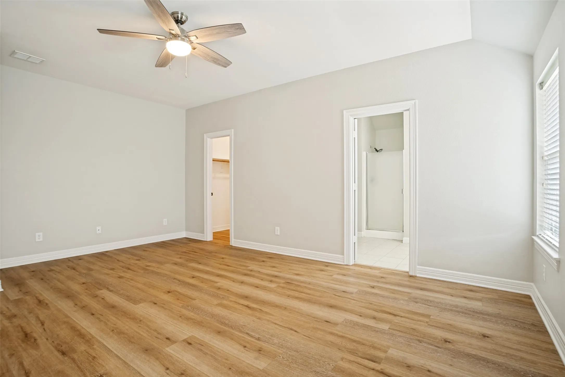 Single Family Residence For Sale in Collin County , 2906 Holly Lane, Wylie, Texas 75098, 4 Bedroom, 2 Bathroom, 2 Garage spaces, 1,990 Sqft, built in 2005, mls#21256121, Real Estate Agent in Wylie, Homes For Sale in Collin county, Homes For Sale in Wylie, Realtor in Wylie Texas, Real Estate Brokerage Independent Realty Texas, Luminita Cordes Realtor
