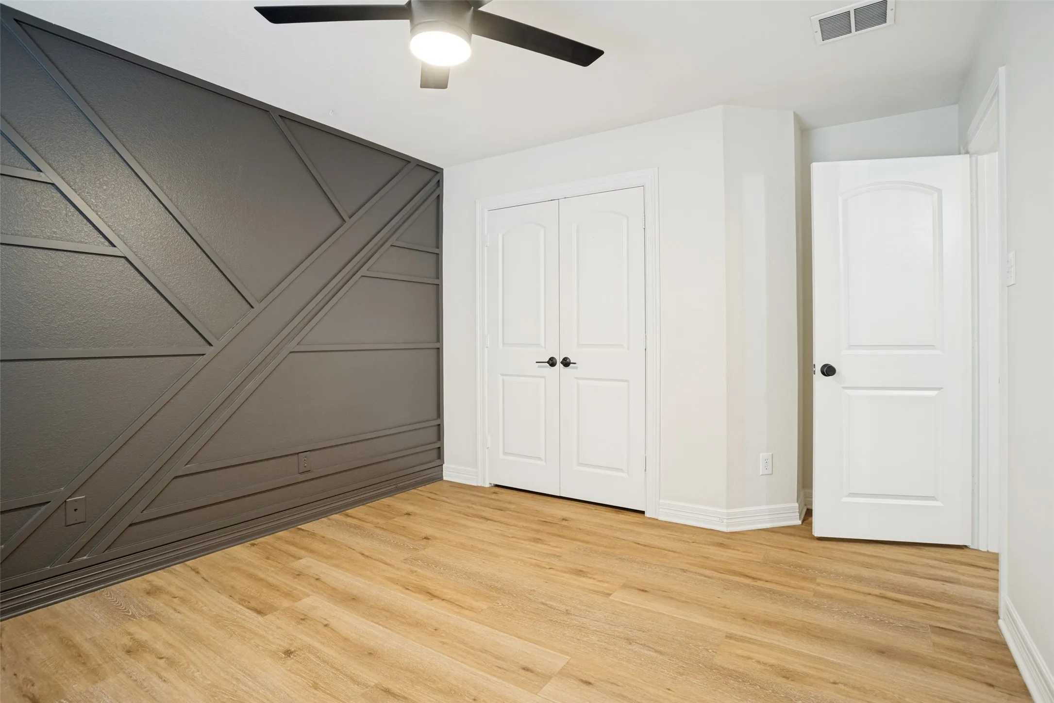 Single Family Residence For Sale in Collin County , 2906 Holly Lane, Wylie, Texas 75098, 4 Bedroom, 2 Bathroom, 2 Garage spaces, 1,990 Sqft, built in 2005, mls#21256121, Real Estate Agent in Wylie, Homes For Sale in Collin county, Homes For Sale in Wylie, Realtor in Wylie Texas, Real Estate Brokerage Independent Realty Texas, Luminita Cordes Realtor