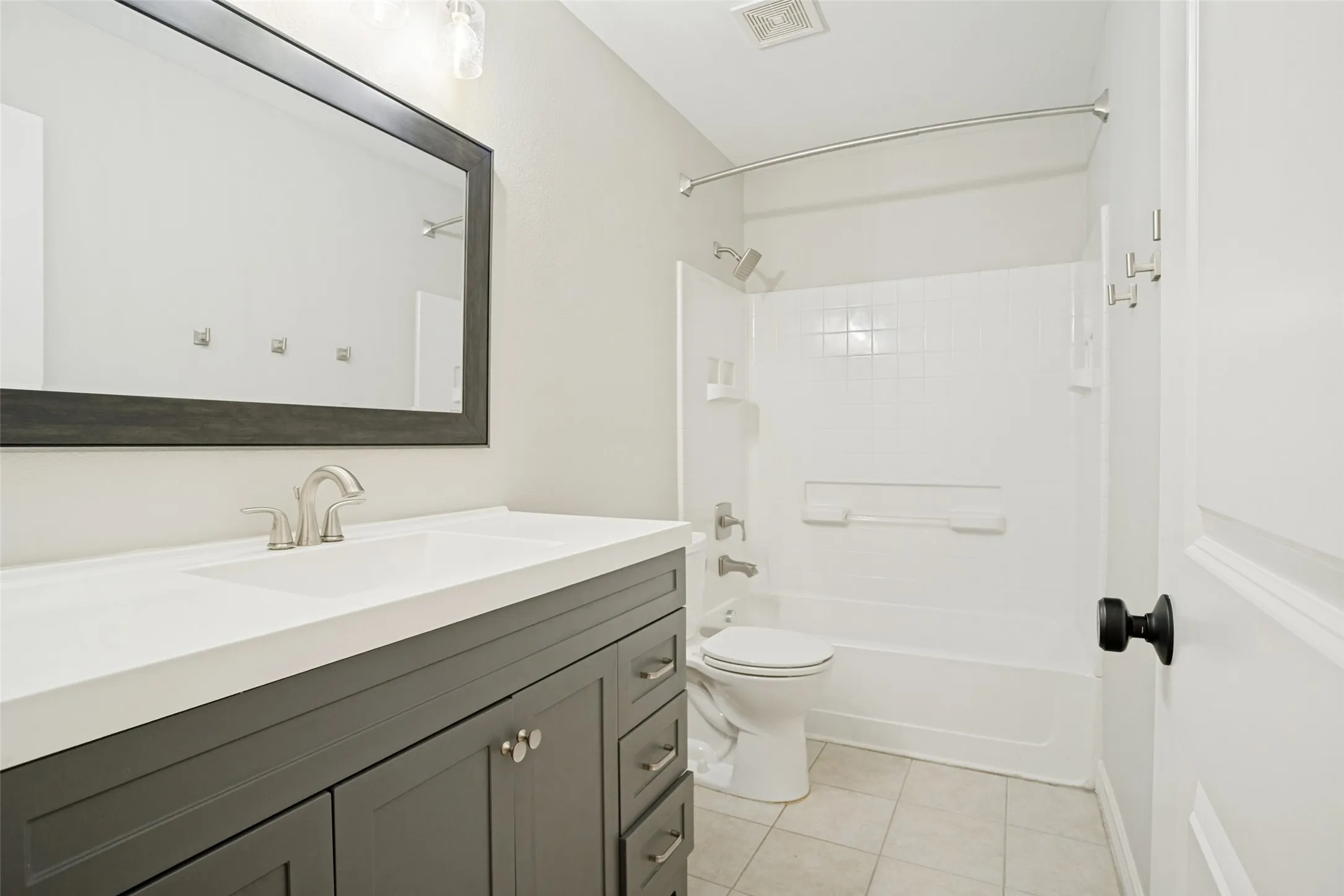 Single Family Residence For Sale in Collin County , 2906 Holly Lane, Wylie, Texas 75098, 4 Bedroom, 2 Bathroom, 2 Garage spaces, 1,990 Sqft, built in 2005, mls#21256121, Real Estate Agent in Wylie, Homes For Sale in Collin county, Homes For Sale in Wylie, Realtor in Wylie Texas, Real Estate Brokerage Independent Realty Texas, Luminita Cordes Realtor