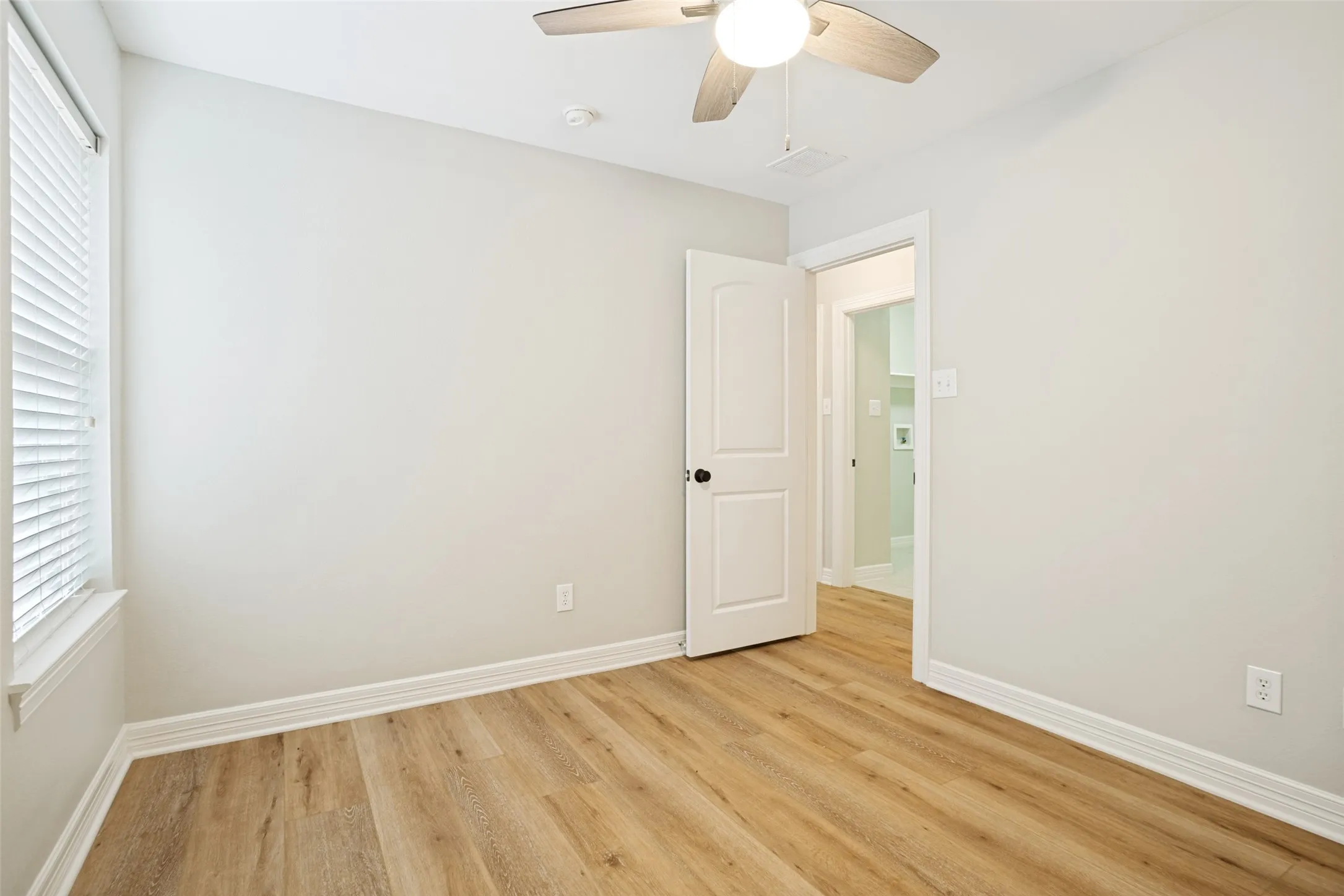 Single Family Residence For Sale in Collin County , 2906 Holly Lane, Wylie, Texas 75098, 4 Bedroom, 2 Bathroom, 2 Garage spaces, 1,990 Sqft, built in 2005, mls#21256121, Real Estate Agent in Wylie, Homes For Sale in Collin county, Homes For Sale in Wylie, Realtor in Wylie Texas, Real Estate Brokerage Independent Realty Texas, Luminita Cordes Realtor