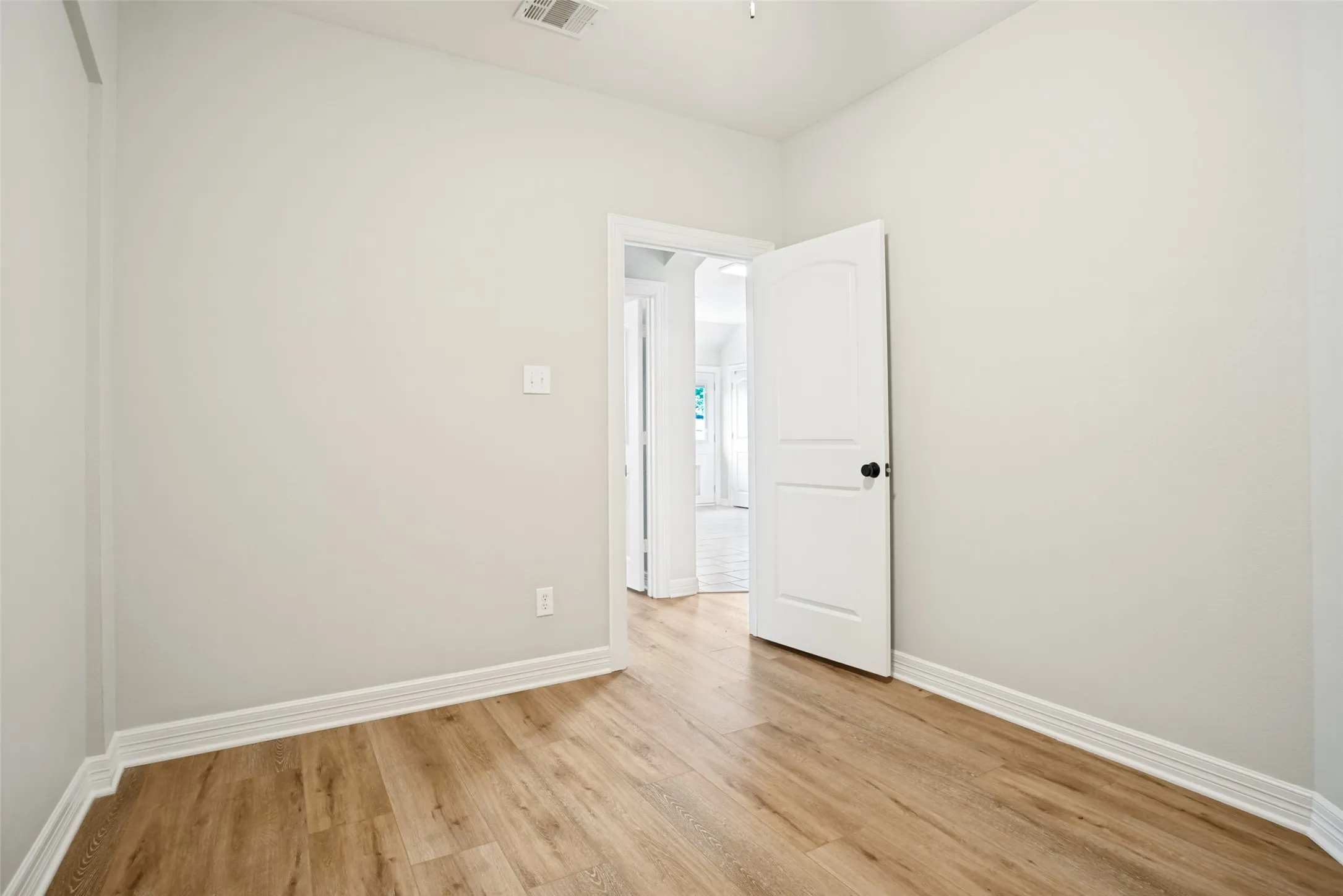 Single Family Residence For Sale in Collin County , 2906 Holly Lane, Wylie, Texas 75098, 4 Bedroom, 2 Bathroom, 2 Garage spaces, 1,990 Sqft, built in 2005, mls#21256121, Real Estate Agent in Wylie, Homes For Sale in Collin county, Homes For Sale in Wylie, Realtor in Wylie Texas, Real Estate Brokerage Independent Realty Texas, Luminita Cordes Realtor