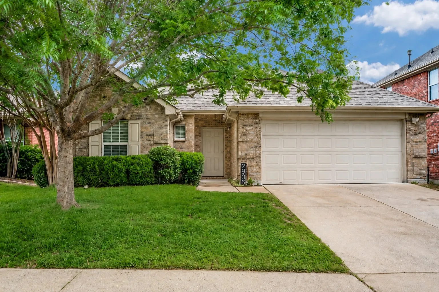 Single Family Residence For Sale in Collin County , 2906 Holly Lane, Wylie, Texas 75098, 4 Bedroom, 2 Bathroom, 2 Garage spaces, 1,990 Sqft, built in 2005, mls#21256121, Real Estate Agent in Wylie, Homes For Sale in Collin county, Homes For Sale in Wylie, Realtor in Wylie Texas, Real Estate Brokerage Independent Realty Texas, Luminita Cordes Realtor