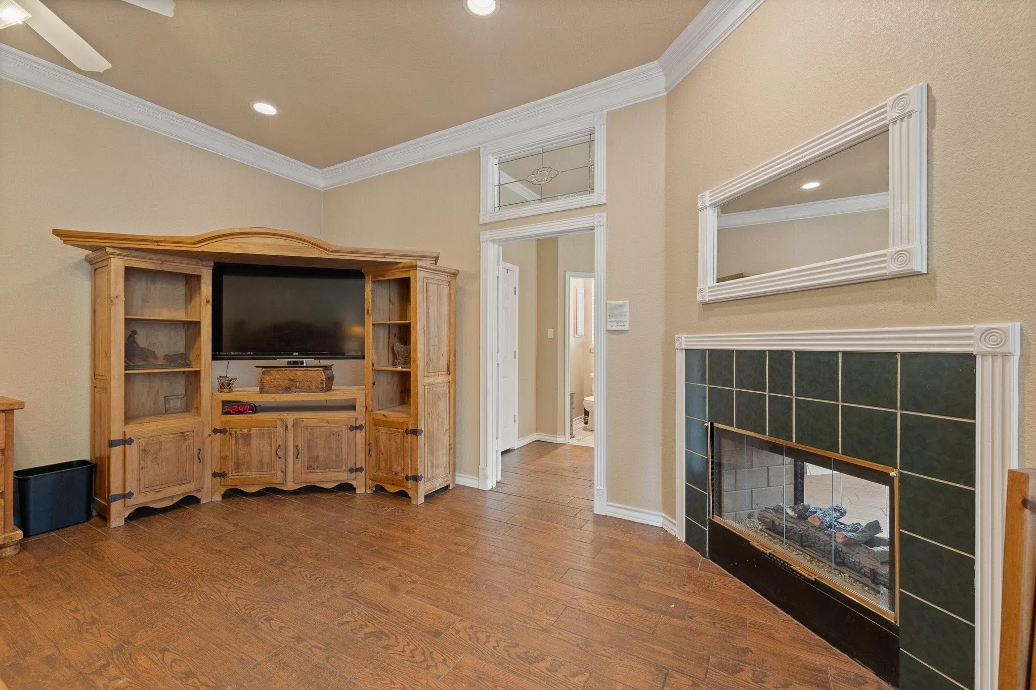 Single Family Residence For Sale in Johnson County , 1701 W Lake Shore Drive, Alvarado, Texas 76009, 3 Bedroom, 3 Bathroom, 2 Garage spaces, 4,121 Sqft, built in 1998, Preowned, mls#21254836, Real Estate Agent in Alvarado, Homes For Sale in Johnson county, Homes For Sale in Alvarado, Realtor in Alvarado Texas, Real Estate Brokerage Independent Realty Texas, Luminita Cordes Realtor