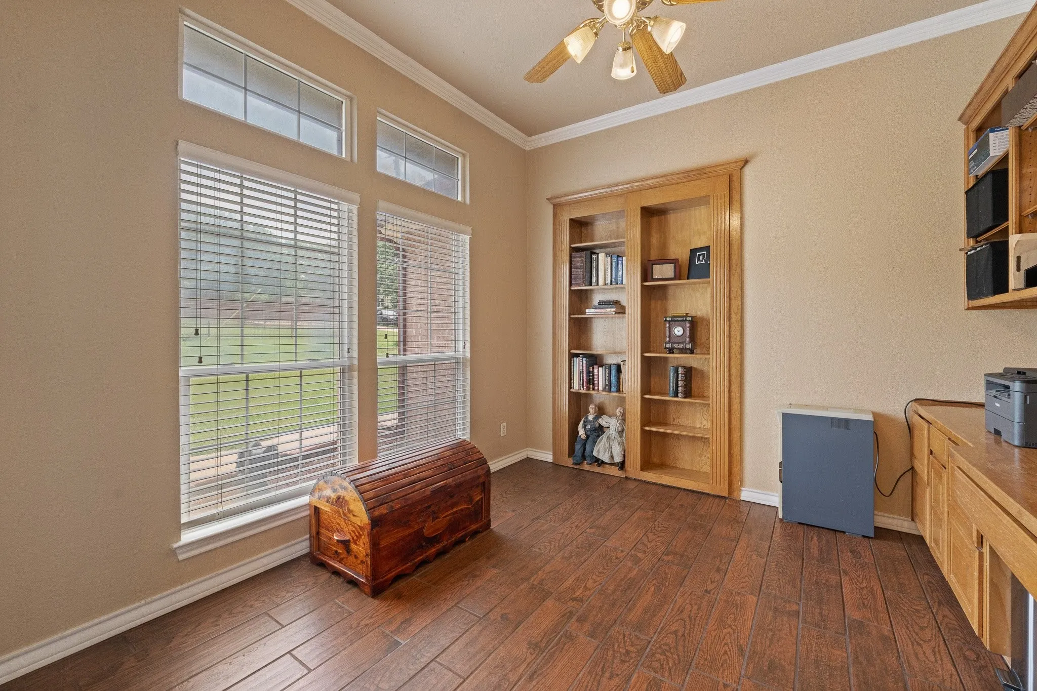 Single Family Residence For Sale in Johnson County , 1701 W Lake Shore Drive, Alvarado, Texas 76009, 3 Bedroom, 3 Bathroom, 2 Garage spaces, 4,121 Sqft, built in 1998, Preowned, mls#21254836, Real Estate Agent in Alvarado, Homes For Sale in Johnson county, Homes For Sale in Alvarado, Realtor in Alvarado Texas, Real Estate Brokerage Independent Realty Texas, Luminita Cordes Realtor