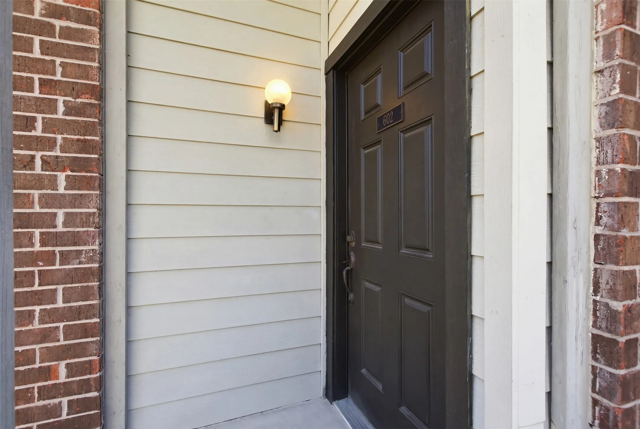 Condominium For Sale in Dallas County , 5981 Arapaho Road 602, Dallas, Texas 75248, 2 Bedroom, 2 Bathroom, Garage spaces, 1,038 Sqft, built in 1980, Preowned, mls#21253664, Real Estate Agent in Dallas, Homes For Sale in Dallas county, Homes For Sale in Dallas, Realtor in Dallas Texas, Real Estate Brokerage Independent Realty Texas, Luminita Cordes Realtor
