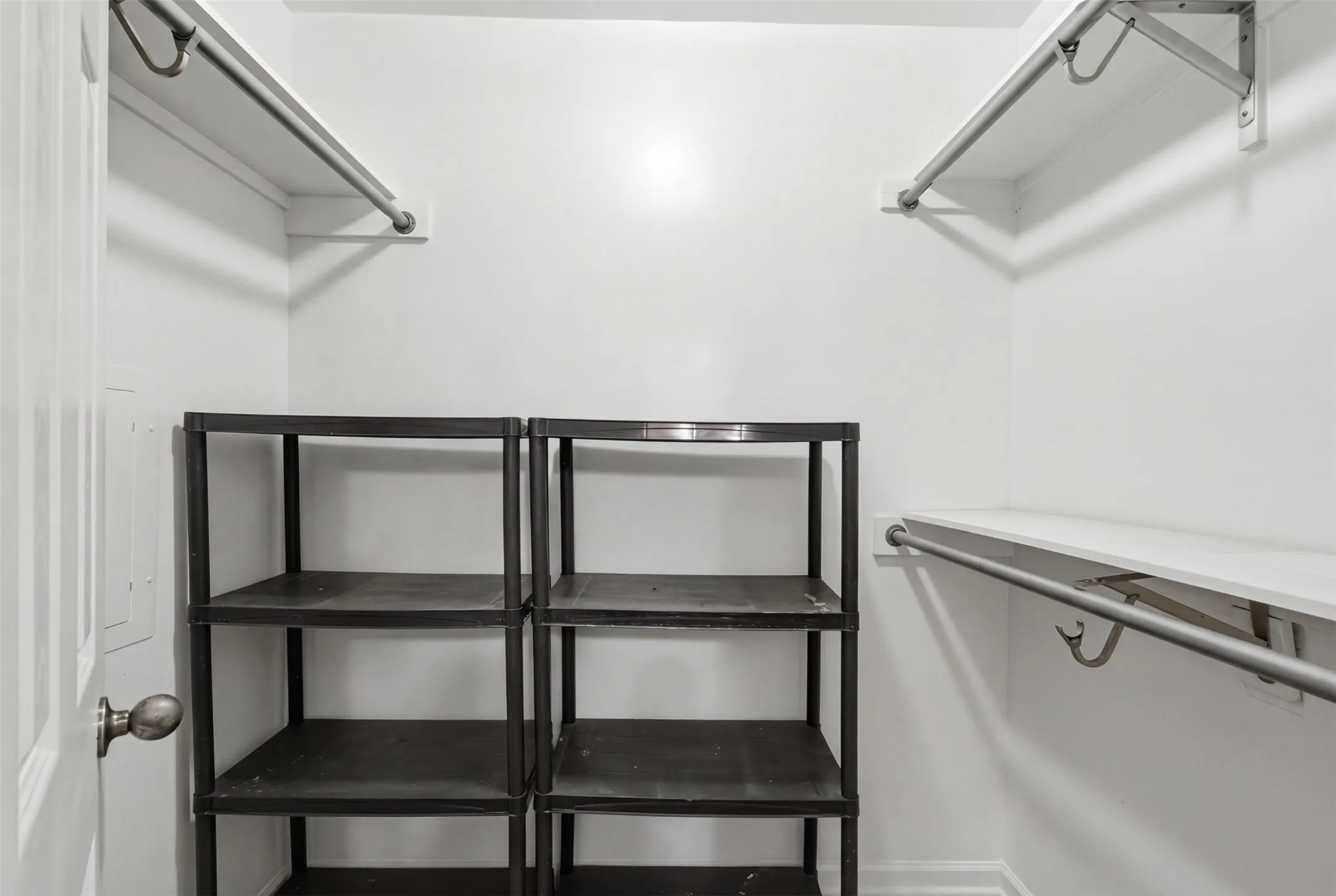 Condominium For Sale in Dallas County , 5981 Arapaho Road 602, Dallas, Texas 75248, 2 Bedroom, 2 Bathroom, Garage spaces, 1,038 Sqft, built in 1980, Preowned, mls#21253664, Real Estate Agent in Dallas, Homes For Sale in Dallas county, Homes For Sale in Dallas, Realtor in Dallas Texas, Real Estate Brokerage Independent Realty Texas, Luminita Cordes Realtor