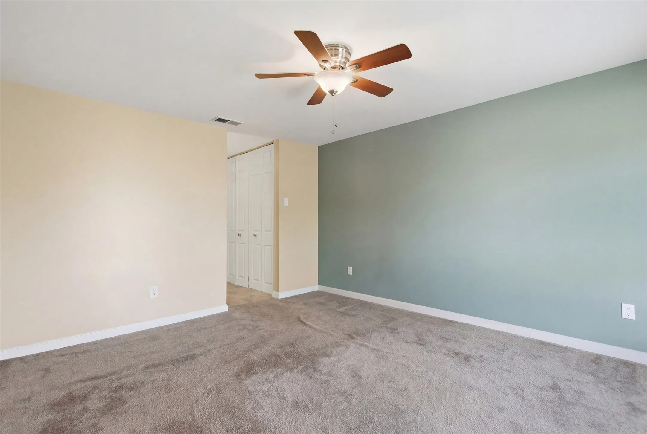 Condominium For Sale in Dallas County , 5981 Arapaho Road 602, Dallas, Texas 75248, 2 Bedroom, 2 Bathroom, Garage spaces, 1,038 Sqft, built in 1980, Preowned, mls#21253664, Real Estate Agent in Dallas, Homes For Sale in Dallas county, Homes For Sale in Dallas, Realtor in Dallas Texas, Real Estate Brokerage Independent Realty Texas, Luminita Cordes Realtor
