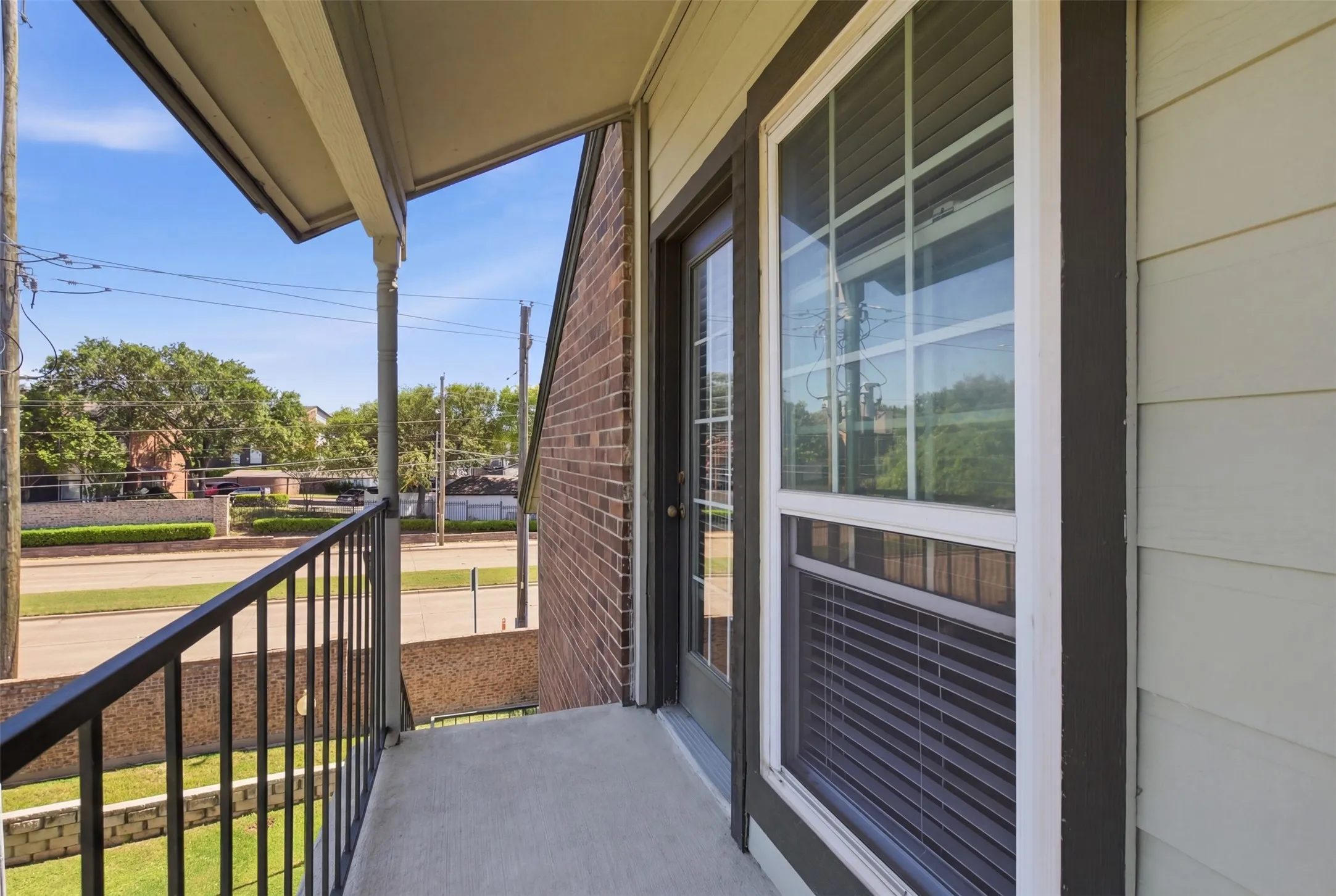 Condominium For Sale in Dallas County , 5981 Arapaho Road 602, Dallas, Texas 75248, 2 Bedroom, 2 Bathroom, Garage spaces, 1,038 Sqft, built in 1980, Preowned, mls#21253664, Real Estate Agent in Dallas, Homes For Sale in Dallas county, Homes For Sale in Dallas, Realtor in Dallas Texas, Real Estate Brokerage Independent Realty Texas, Luminita Cordes Realtor