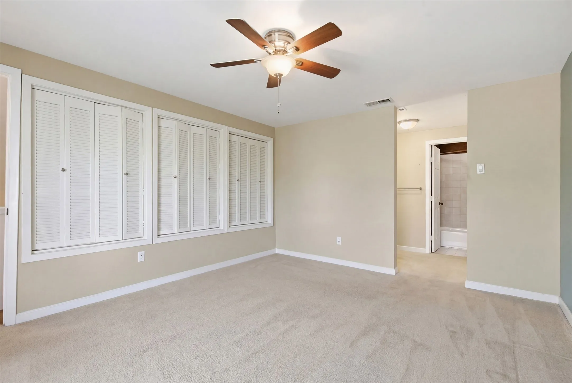 Condominium For Sale in Dallas County , 5981 Arapaho Road 602, Dallas, Texas 75248, 2 Bedroom, 2 Bathroom, Garage spaces, 1,038 Sqft, built in 1980, Preowned, mls#21253664, Real Estate Agent in Dallas, Homes For Sale in Dallas county, Homes For Sale in Dallas, Realtor in Dallas Texas, Real Estate Brokerage Independent Realty Texas, Luminita Cordes Realtor