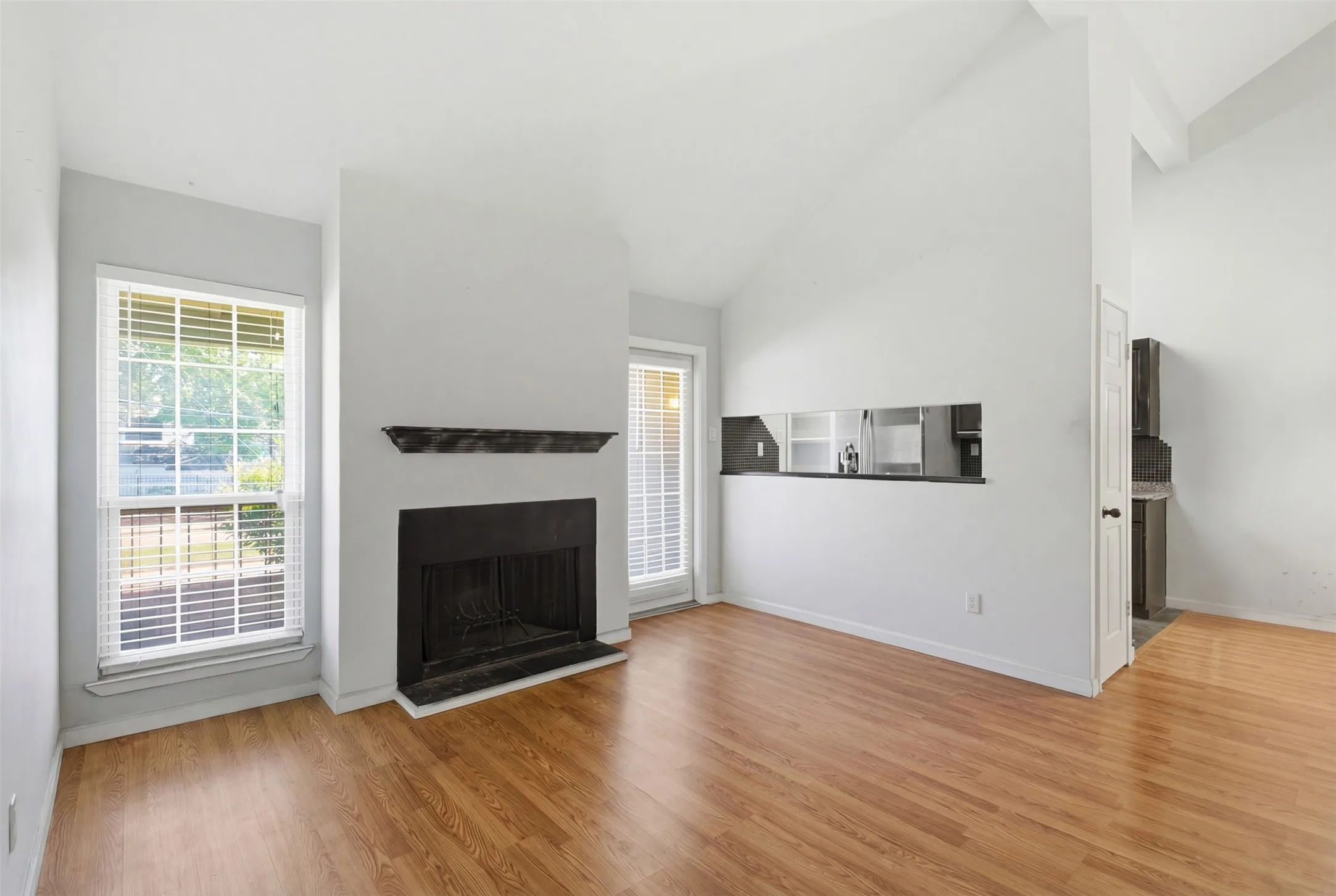 Condominium For Sale in Dallas County , 5981 Arapaho Road 602, Dallas, Texas 75248, 2 Bedroom, 2 Bathroom, Garage spaces, 1,038 Sqft, built in 1980, Preowned, mls#21253664, Real Estate Agent in Dallas, Homes For Sale in Dallas county, Homes For Sale in Dallas, Realtor in Dallas Texas, Real Estate Brokerage Independent Realty Texas, Luminita Cordes Realtor