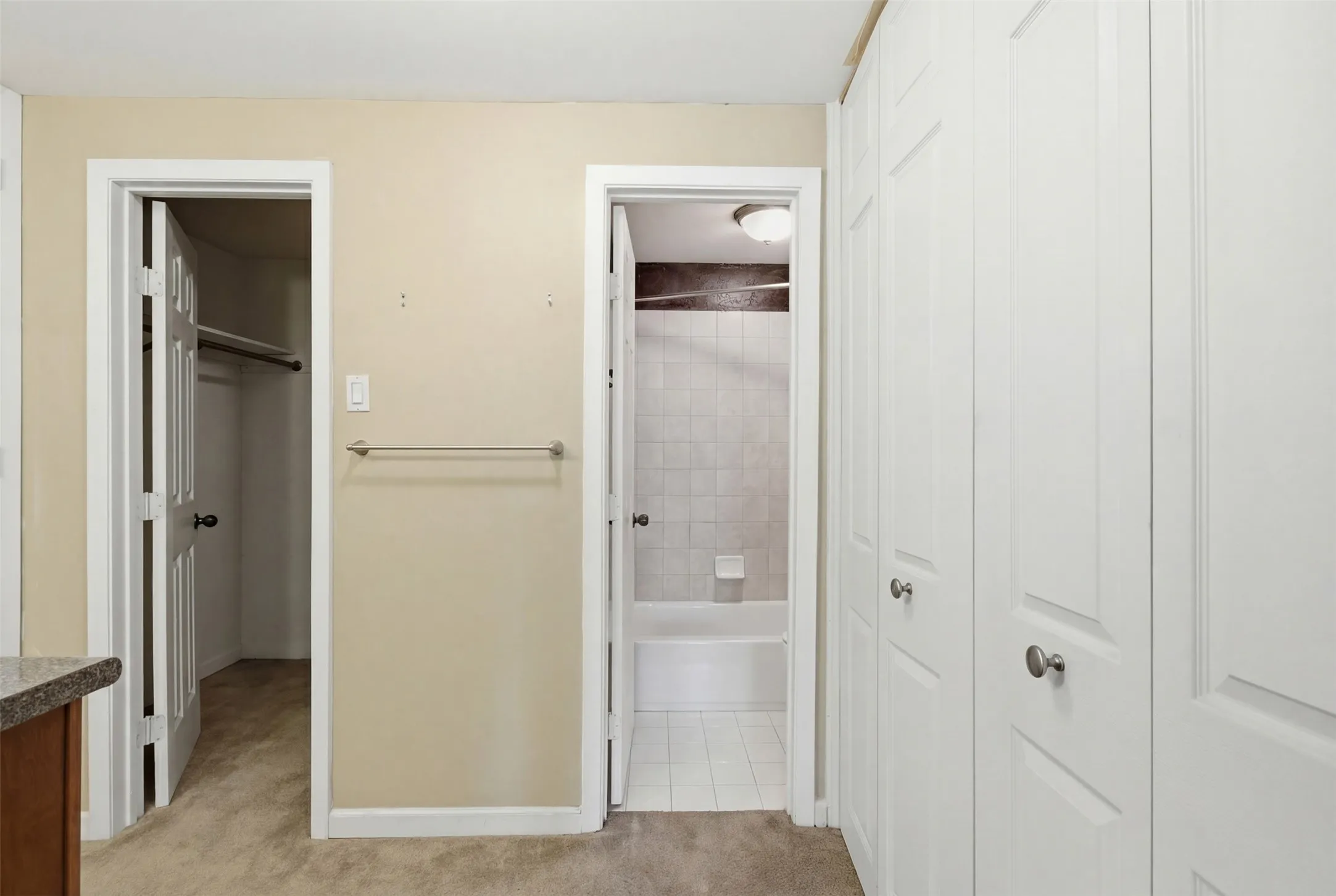 Condominium For Sale in Dallas County , 5981 Arapaho Road 602, Dallas, Texas 75248, 2 Bedroom, 2 Bathroom, Garage spaces, 1,038 Sqft, built in 1980, Preowned, mls#21253664, Real Estate Agent in Dallas, Homes For Sale in Dallas county, Homes For Sale in Dallas, Realtor in Dallas Texas, Real Estate Brokerage Independent Realty Texas, Luminita Cordes Realtor