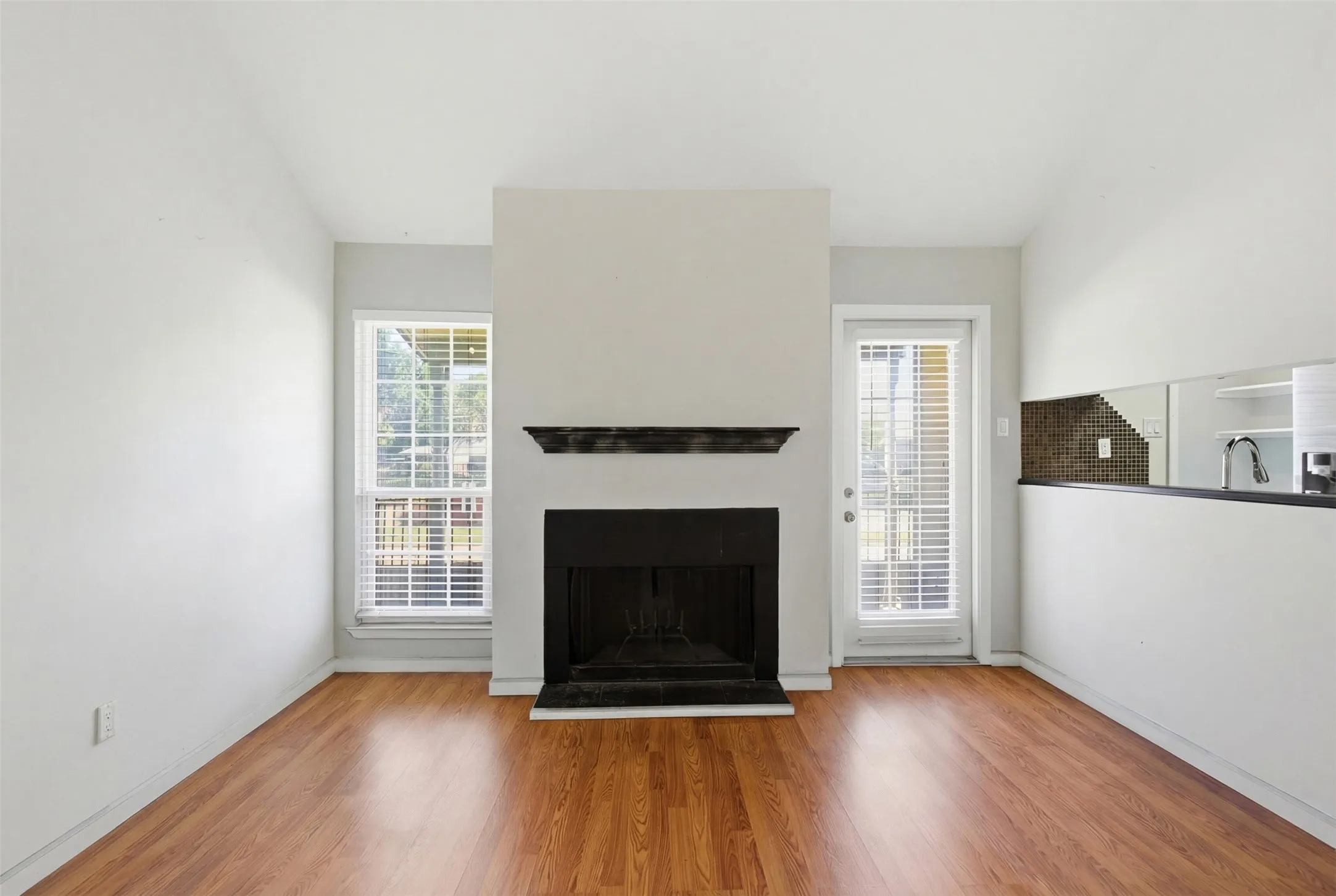 Condominium For Sale in Dallas County , 5981 Arapaho Road 602, Dallas, Texas 75248, 2 Bedroom, 2 Bathroom, Garage spaces, 1,038 Sqft, built in 1980, Preowned, mls#21253664, Real Estate Agent in Dallas, Homes For Sale in Dallas county, Homes For Sale in Dallas, Realtor in Dallas Texas, Real Estate Brokerage Independent Realty Texas, Luminita Cordes Realtor