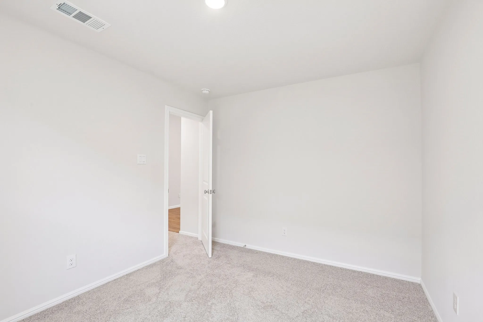 Single Family Residence For Sale in Collin County , 440 Silent Pond Park, Lavon, Texas 75166, 3 Bedroom, 2 Bathroom, 2 Garage spaces, 1,571 Sqft, built in 2026, New Construction - Incomplete, mls#21237708, Real Estate Agent in Lavon, Homes For Sale in Collin county, Homes For Sale in Lavon, Realtor in Lavon Texas, Real Estate Brokerage Independent Realty Texas, Luminita Cordes Realtor
