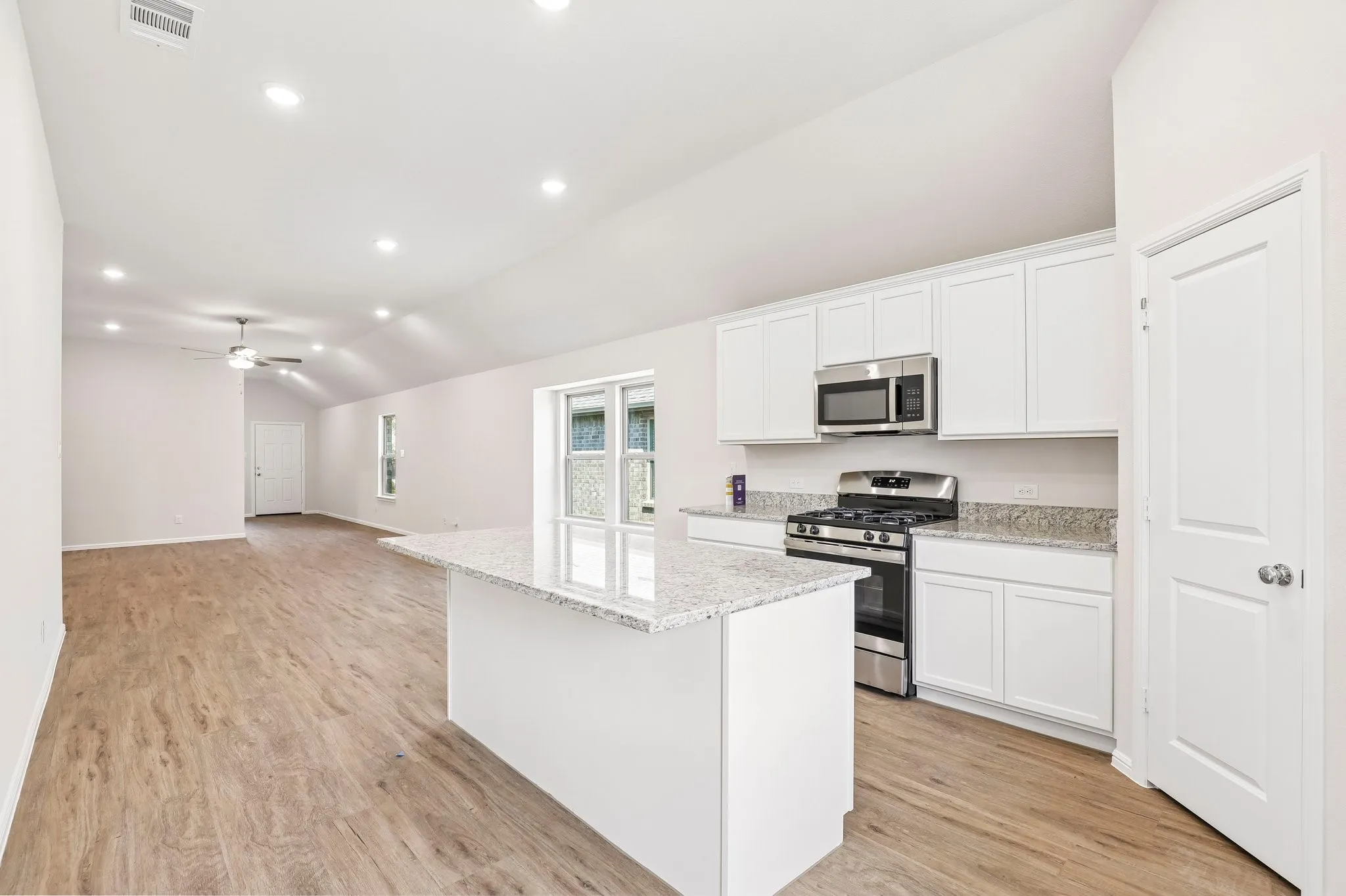 Single Family Residence For Sale in Collin County , 440 Silent Pond Park, Lavon, Texas 75166, 3 Bedroom, 2 Bathroom, 2 Garage spaces, 1,571 Sqft, built in 2026, New Construction - Incomplete, mls#21237708, Real Estate Agent in Lavon, Homes For Sale in Collin county, Homes For Sale in Lavon, Realtor in Lavon Texas, Real Estate Brokerage Independent Realty Texas, Luminita Cordes Realtor