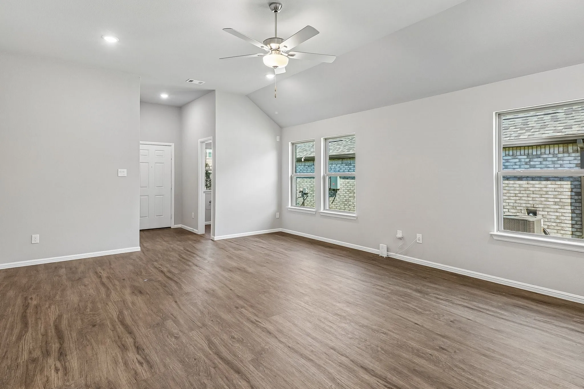 Single Family Residence For Sale in Collin County , 444 Silent Pond Park, Lavon, Texas 75166, 3 Bedroom, 3 Bathroom, 2 Garage spaces, 1,699 Sqft, built in 2026, New Construction - Incomplete, mls#21247875, Real Estate Agent in Lavon, Homes For Sale in Collin county, Homes For Sale in Lavon, Realtor in Lavon Texas, Real Estate Brokerage Independent Realty Texas, Luminita Cordes Realtor
