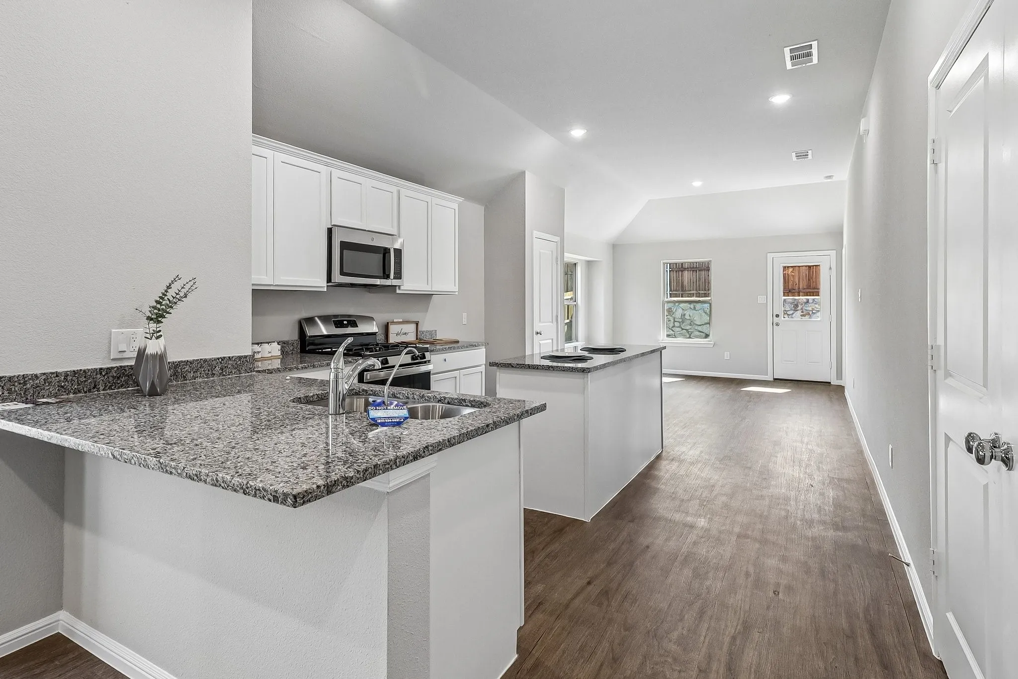 Single Family Residence For Sale in Collin County , 444 Silent Pond Park, Lavon, Texas 75166, 3 Bedroom, 3 Bathroom, 2 Garage spaces, 1,699 Sqft, built in 2026, New Construction - Incomplete, mls#21247875, Real Estate Agent in Lavon, Homes For Sale in Collin county, Homes For Sale in Lavon, Realtor in Lavon Texas, Real Estate Brokerage Independent Realty Texas, Luminita Cordes Realtor