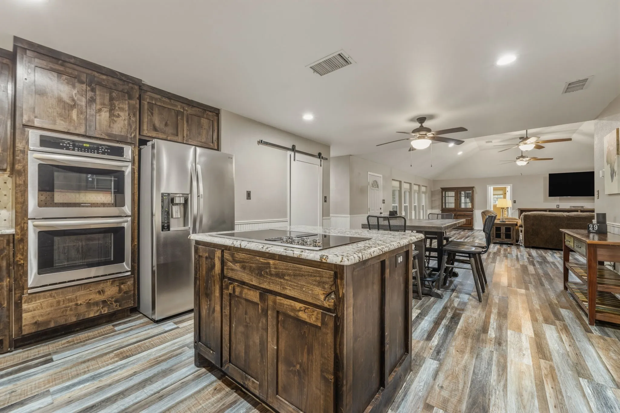 Single Family Residence For Sale in Eastland County , 801 County Road 529, Eastland, Texas 76448, 3 Bedroom, 3 Bathroom, 2 Garage spaces, 2,490 Sqft, built in 1986, Preowned, mls#21256049, Real Estate Agent in Eastland, Homes For Sale in Eastland county, Homes For Sale in Eastland, Realtor in Eastland Texas, Real Estate Brokerage Independent Realty Texas, Luminita Cordes Realtor