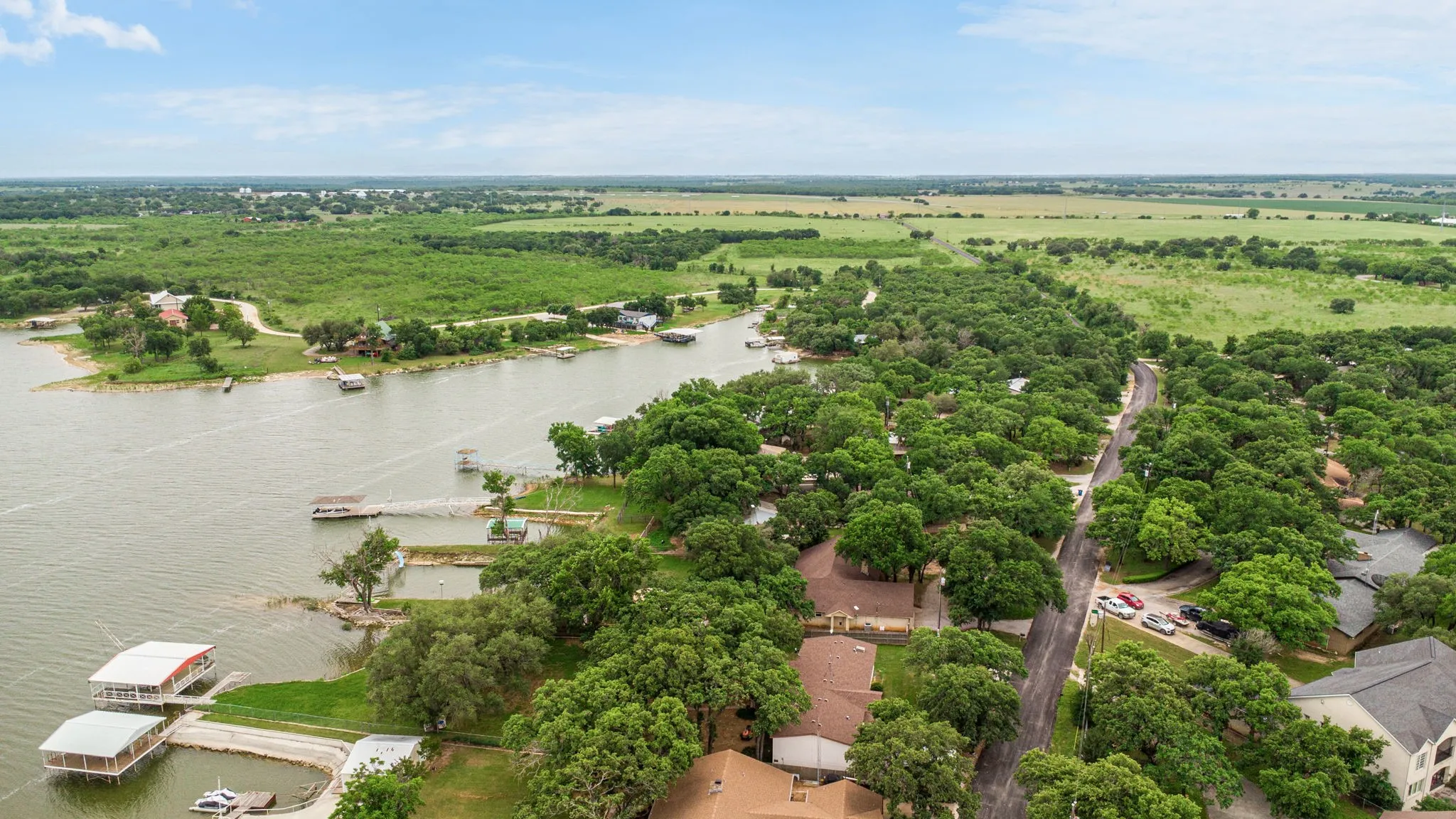 Single Family Residence For Sale in Eastland County , 801 County Road 529, Eastland, Texas 76448, 3 Bedroom, 3 Bathroom, 2 Garage spaces, 2,490 Sqft, built in 1986, Preowned, mls#21256049, Real Estate Agent in Eastland, Homes For Sale in Eastland county, Homes For Sale in Eastland, Realtor in Eastland Texas, Real Estate Brokerage Independent Realty Texas, Luminita Cordes Realtor