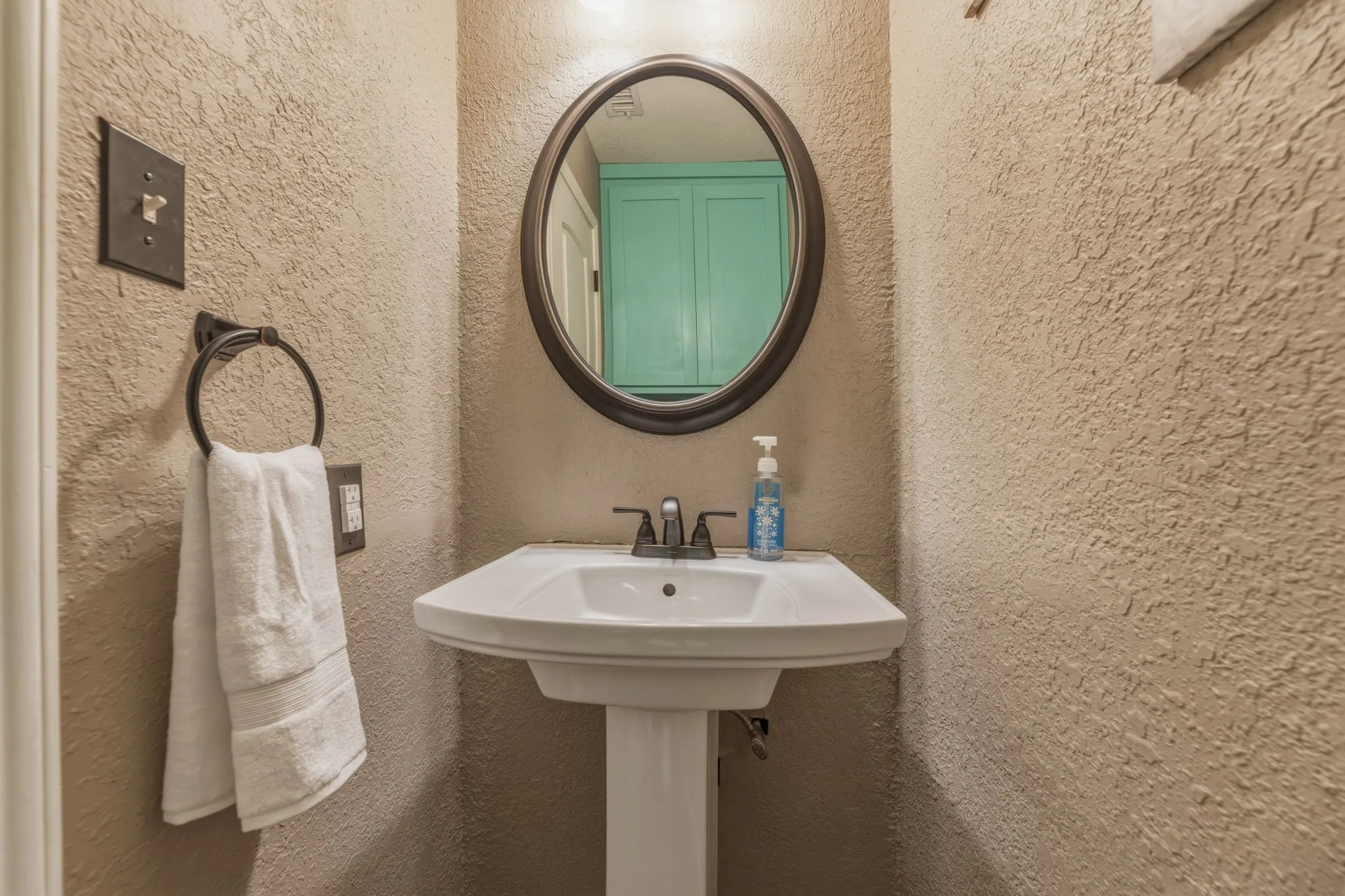Single Family Residence For Sale in Eastland County , 801 County Road 529, Eastland, Texas 76448, 3 Bedroom, 3 Bathroom, 2 Garage spaces, 2,490 Sqft, built in 1986, Preowned, mls#21256049, Real Estate Agent in Eastland, Homes For Sale in Eastland county, Homes For Sale in Eastland, Realtor in Eastland Texas, Real Estate Brokerage Independent Realty Texas, Luminita Cordes Realtor