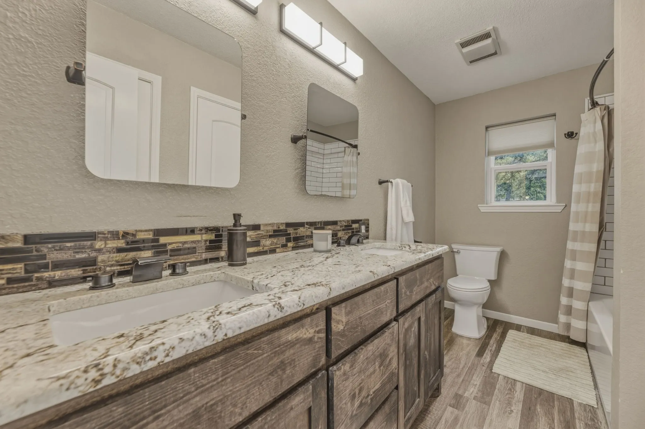 Single Family Residence For Sale in Eastland County , 801 County Road 529, Eastland, Texas 76448, 3 Bedroom, 3 Bathroom, 2 Garage spaces, 2,490 Sqft, built in 1986, Preowned, mls#21256049, Real Estate Agent in Eastland, Homes For Sale in Eastland county, Homes For Sale in Eastland, Realtor in Eastland Texas, Real Estate Brokerage Independent Realty Texas, Luminita Cordes Realtor