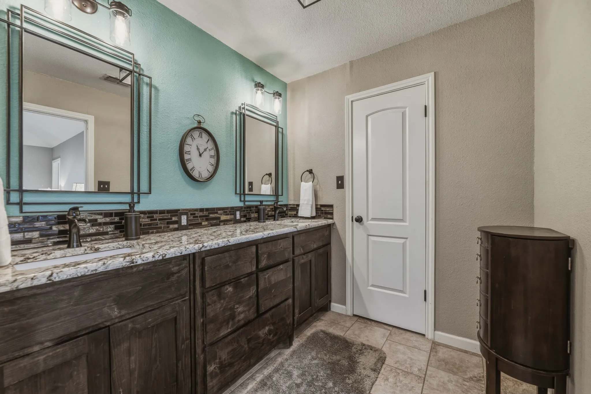 Single Family Residence For Sale in Eastland County , 801 County Road 529, Eastland, Texas 76448, 3 Bedroom, 3 Bathroom, 2 Garage spaces, 2,490 Sqft, built in 1986, Preowned, mls#21256049, Real Estate Agent in Eastland, Homes For Sale in Eastland county, Homes For Sale in Eastland, Realtor in Eastland Texas, Real Estate Brokerage Independent Realty Texas, Luminita Cordes Realtor