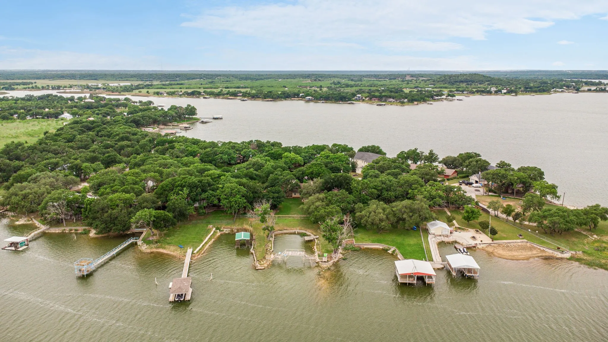 Single Family Residence For Sale in Eastland County , 801 County Road 529, Eastland, Texas 76448, 3 Bedroom, 3 Bathroom, 2 Garage spaces, 2,490 Sqft, built in 1986, Preowned, mls#21256049, Real Estate Agent in Eastland, Homes For Sale in Eastland county, Homes For Sale in Eastland, Realtor in Eastland Texas, Real Estate Brokerage Independent Realty Texas, Luminita Cordes Realtor