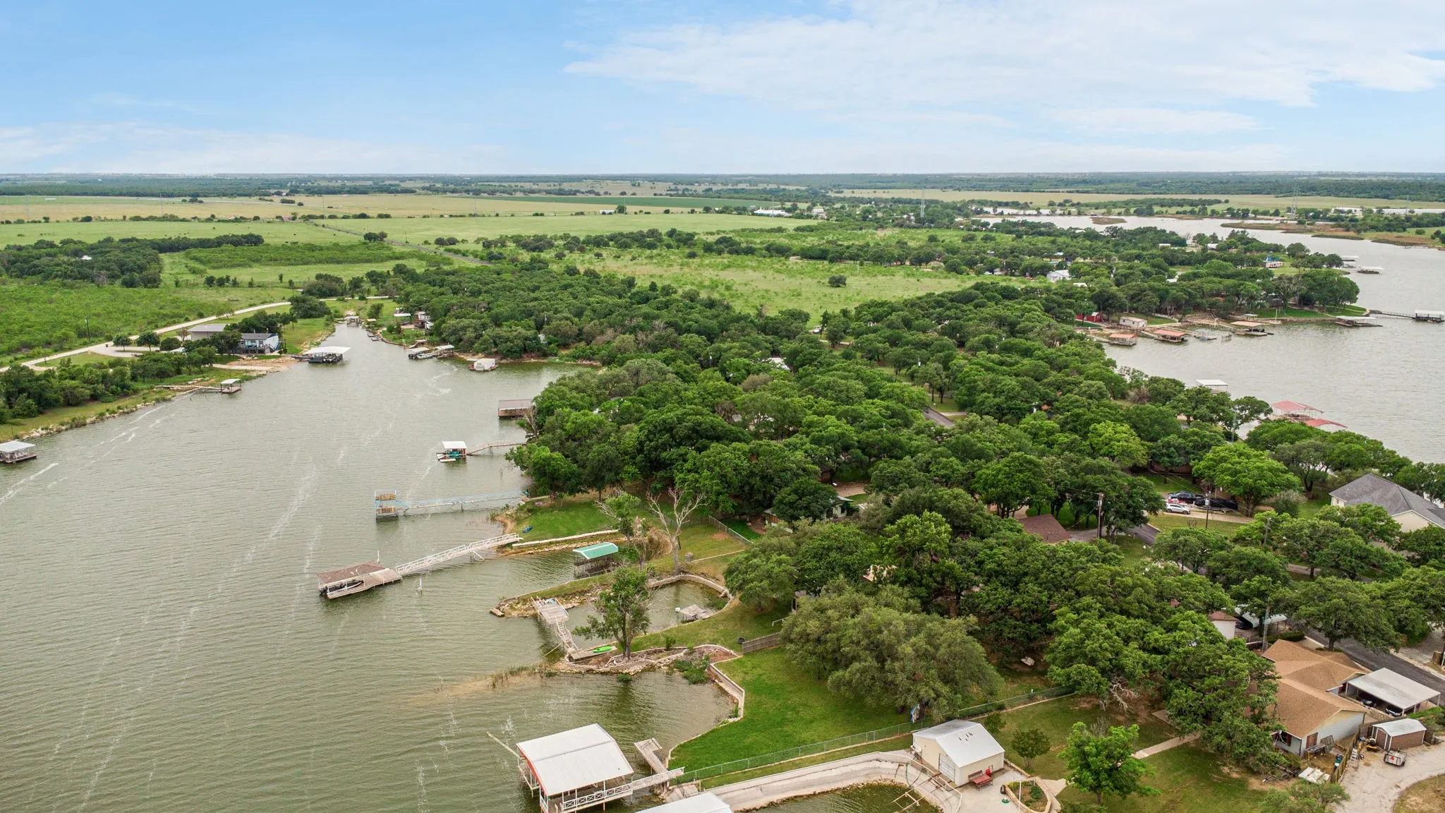 Single Family Residence For Sale in Eastland County , 801 County Road 529, Eastland, Texas 76448, 3 Bedroom, 3 Bathroom, 2 Garage spaces, 2,490 Sqft, built in 1986, Preowned, mls#21256049, Real Estate Agent in Eastland, Homes For Sale in Eastland county, Homes For Sale in Eastland, Realtor in Eastland Texas, Real Estate Brokerage Independent Realty Texas, Luminita Cordes Realtor