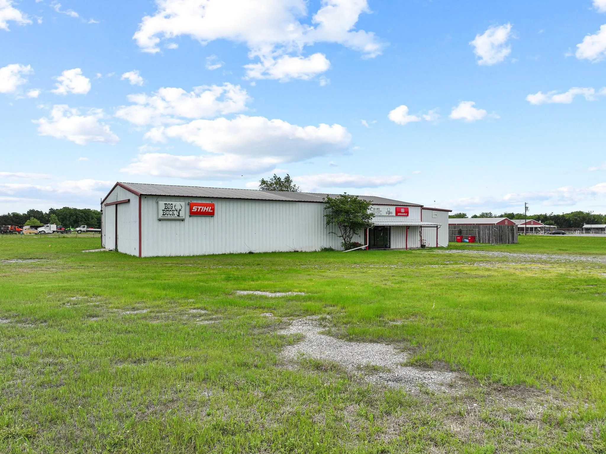 Industrial For Sale in Fannin County , 3301 S State Highway 121, Bonham, Texas 75418, 0, 0, Garage spaces, 4,725 Sqft, built in 1994, Preowned, mls#21240207, Real Estate Agent in Bonham, Homes For Sale in Fannin county, Homes For Sale in Bonham, Realtor in Bonham Texas, Real Estate Brokerage Independent Realty Texas, Luminita Cordes Realtor