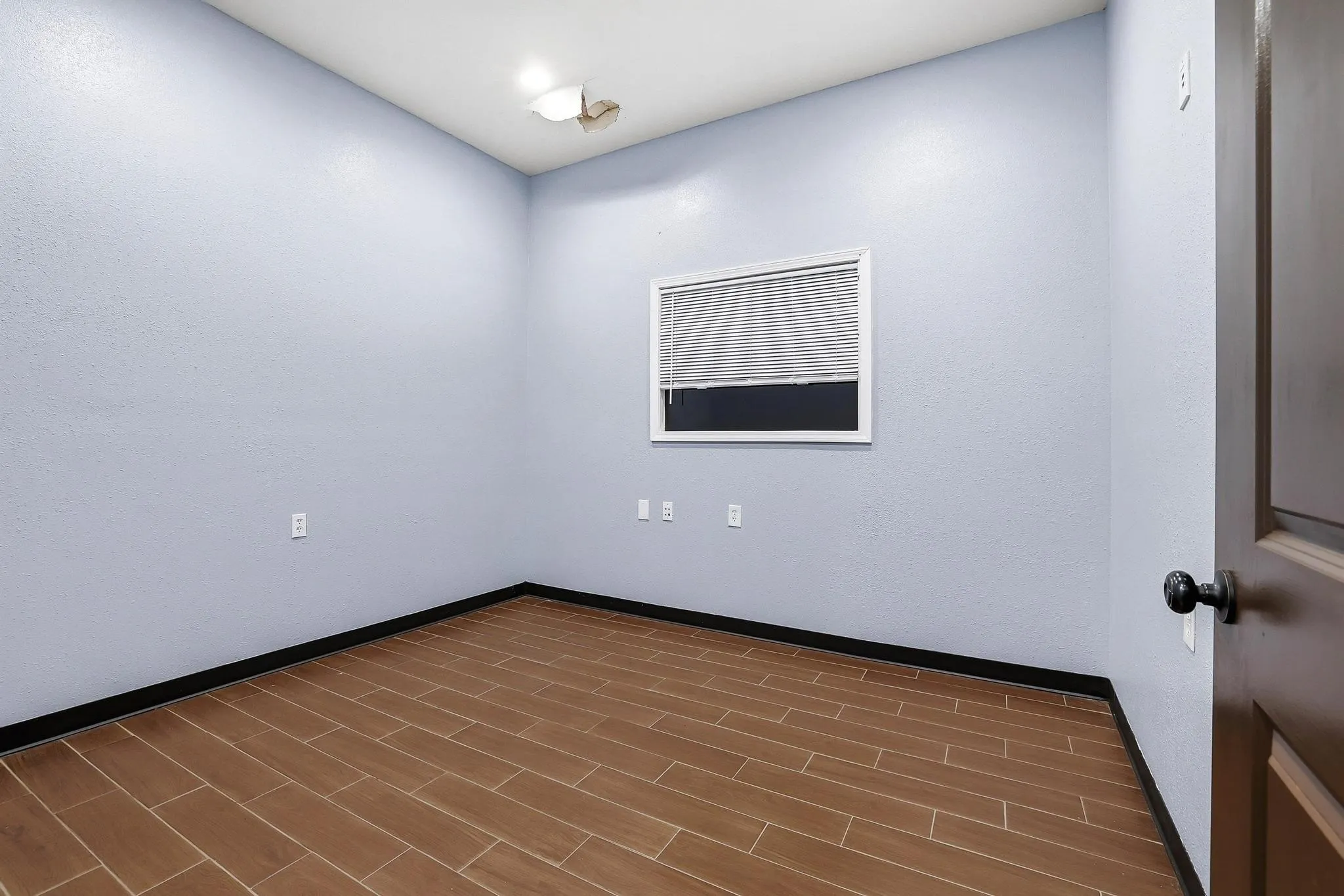 Industrial For Sale in Fannin County , 3301 S State Highway 121, Bonham, Texas 75418, 0, 0, Garage spaces, 4,725 Sqft, built in 1994, Preowned, mls#21240207, Real Estate Agent in Bonham, Homes For Sale in Fannin county, Homes For Sale in Bonham, Realtor in Bonham Texas, Real Estate Brokerage Independent Realty Texas, Luminita Cordes Realtor