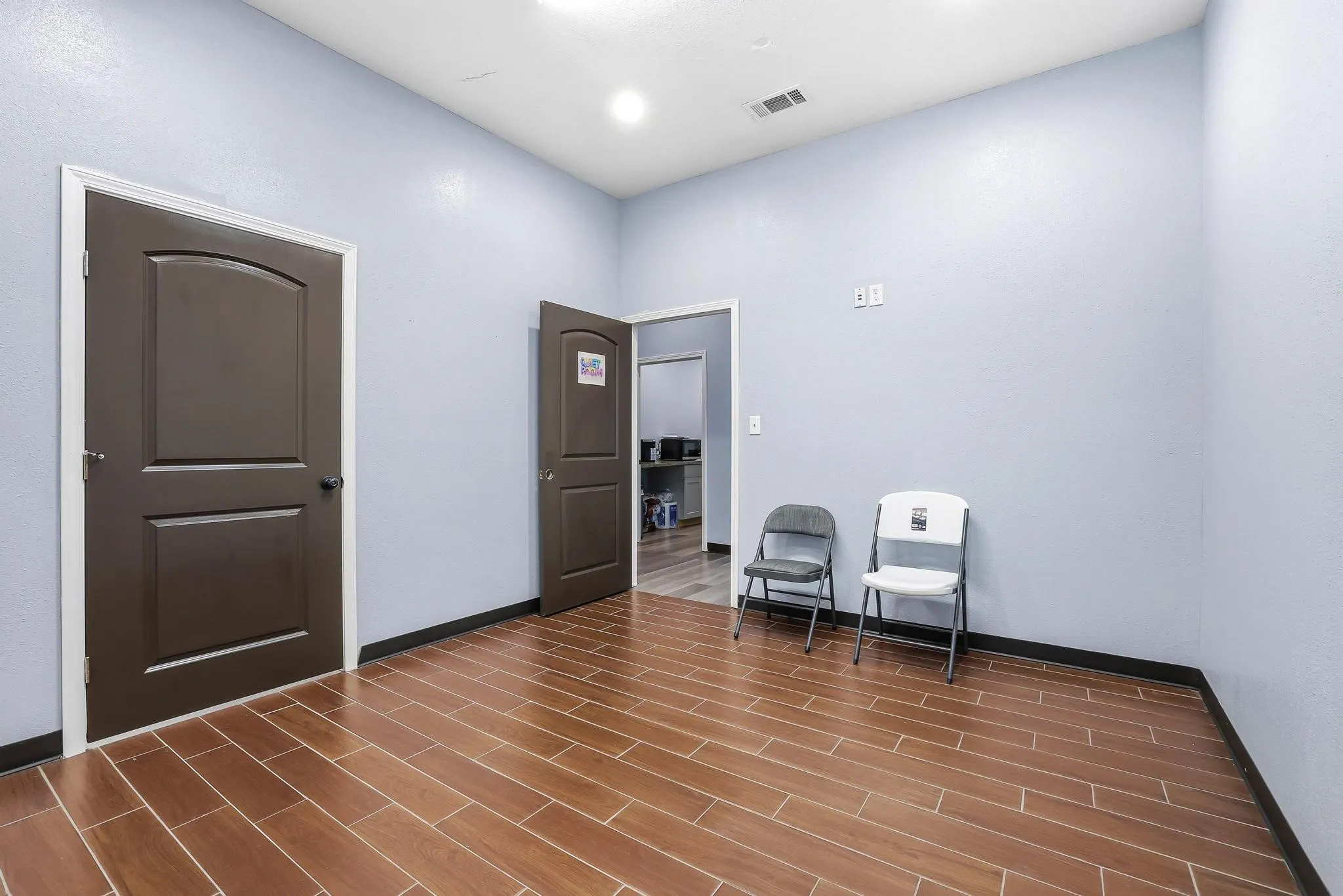 Industrial For Sale in Fannin County , 3301 S State Highway 121, Bonham, Texas 75418, 0, 0, Garage spaces, 4,725 Sqft, built in 1994, Preowned, mls#21240207, Real Estate Agent in Bonham, Homes For Sale in Fannin county, Homes For Sale in Bonham, Realtor in Bonham Texas, Real Estate Brokerage Independent Realty Texas, Luminita Cordes Realtor