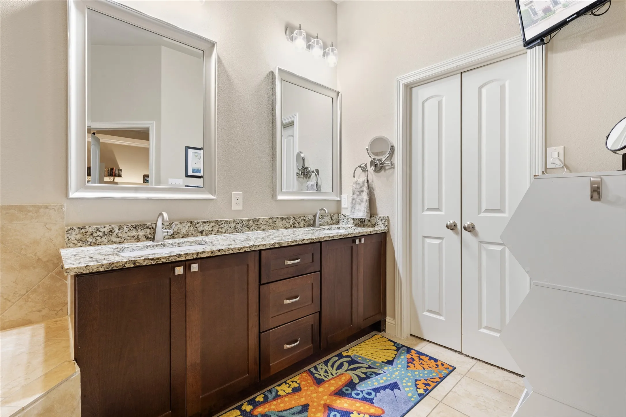 Townhouse For Sale in Dallas County , 8824 Tudor Place, Dallas, Texas 75228, 2 Bedroom, 3 Bathroom, 2 Garage spaces, 1,796 Sqft, built in 2007, Preowned, mls#21256153, Real Estate Agent in Dallas, Homes For Sale in Dallas county, Homes For Sale in Dallas, Realtor in Dallas Texas, Real Estate Brokerage Independent Realty Texas, Luminita Cordes Realtor