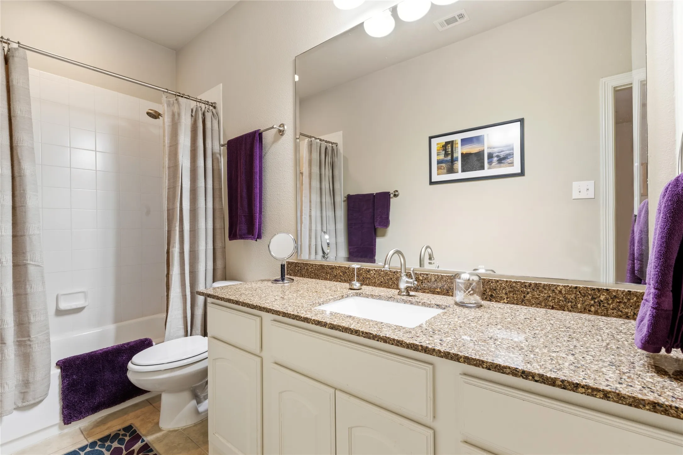Townhouse For Sale in Dallas County , 8824 Tudor Place, Dallas, Texas 75228, 2 Bedroom, 3 Bathroom, 2 Garage spaces, 1,796 Sqft, built in 2007, Preowned, mls#21256153, Real Estate Agent in Dallas, Homes For Sale in Dallas county, Homes For Sale in Dallas, Realtor in Dallas Texas, Real Estate Brokerage Independent Realty Texas, Luminita Cordes Realtor