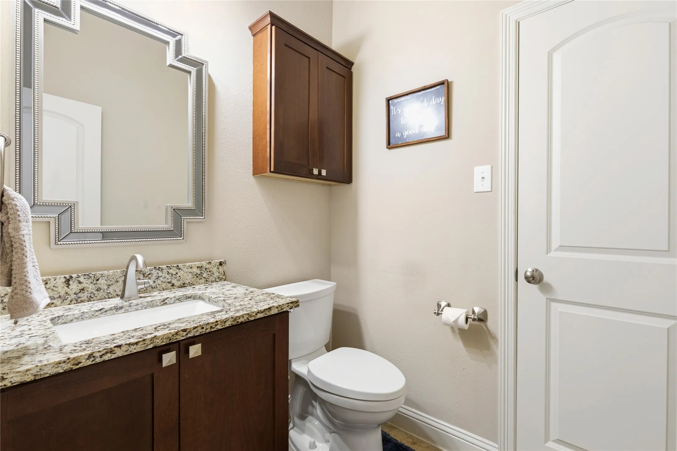 Townhouse For Sale in Dallas County , 8824 Tudor Place, Dallas, Texas 75228, 2 Bedroom, 3 Bathroom, 2 Garage spaces, 1,796 Sqft, built in 2007, Preowned, mls#21256153, Real Estate Agent in Dallas, Homes For Sale in Dallas county, Homes For Sale in Dallas, Realtor in Dallas Texas, Real Estate Brokerage Independent Realty Texas, Luminita Cordes Realtor