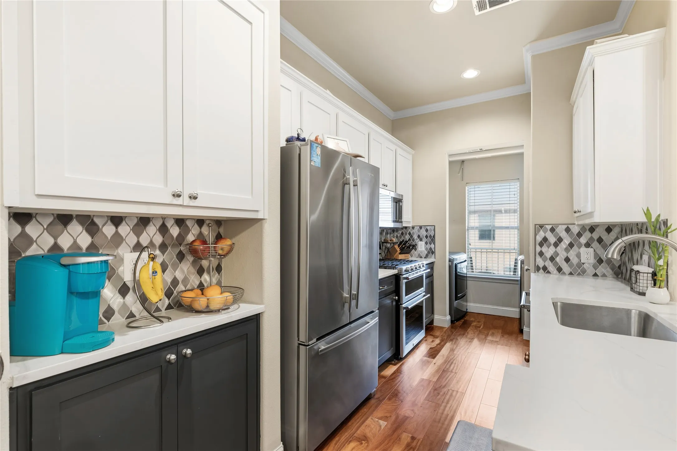 Townhouse For Sale in Dallas County , 8824 Tudor Place, Dallas, Texas 75228, 2 Bedroom, 3 Bathroom, 2 Garage spaces, 1,796 Sqft, built in 2007, Preowned, mls#21256153, Real Estate Agent in Dallas, Homes For Sale in Dallas county, Homes For Sale in Dallas, Realtor in Dallas Texas, Real Estate Brokerage Independent Realty Texas, Luminita Cordes Realtor