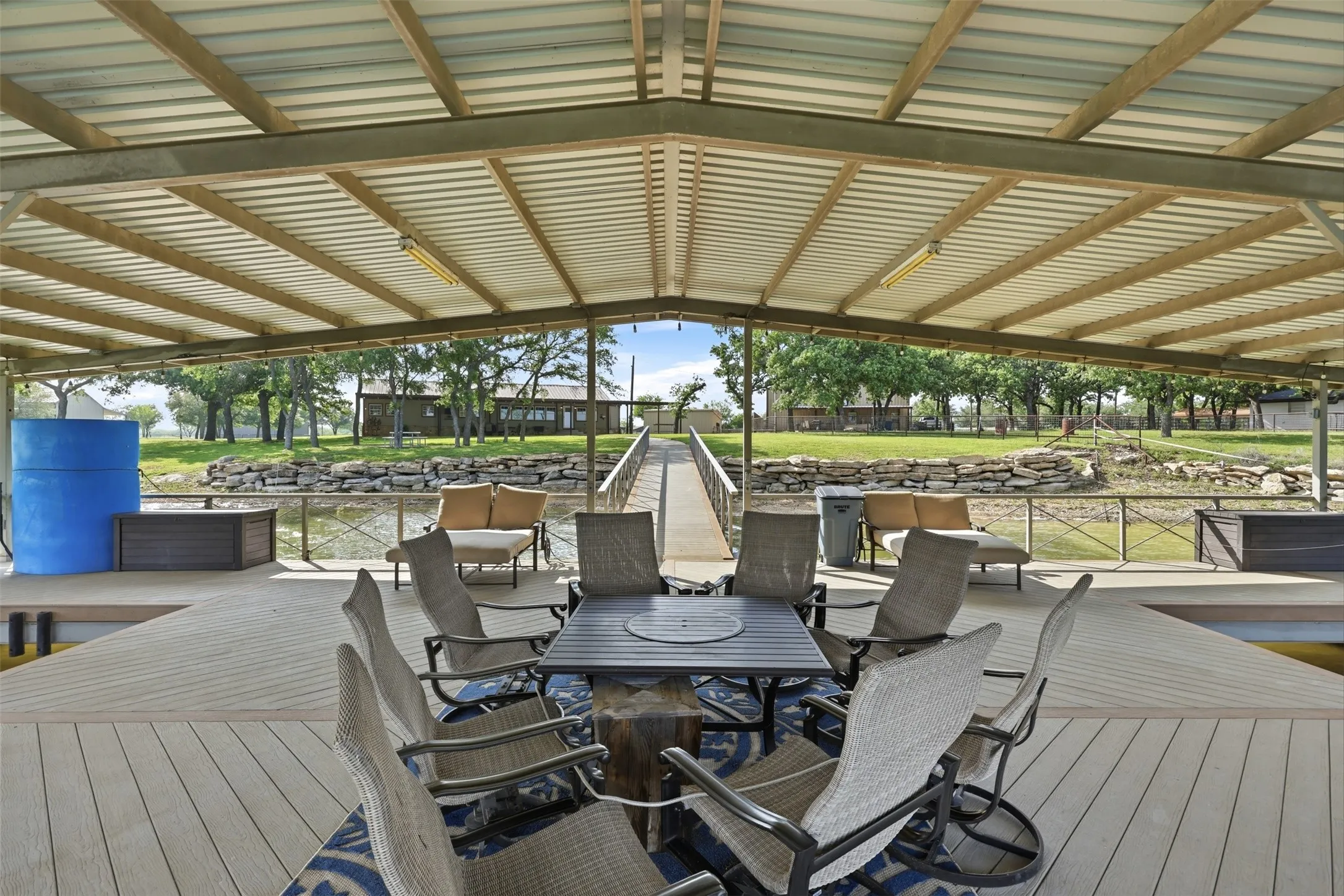 Entertaining space