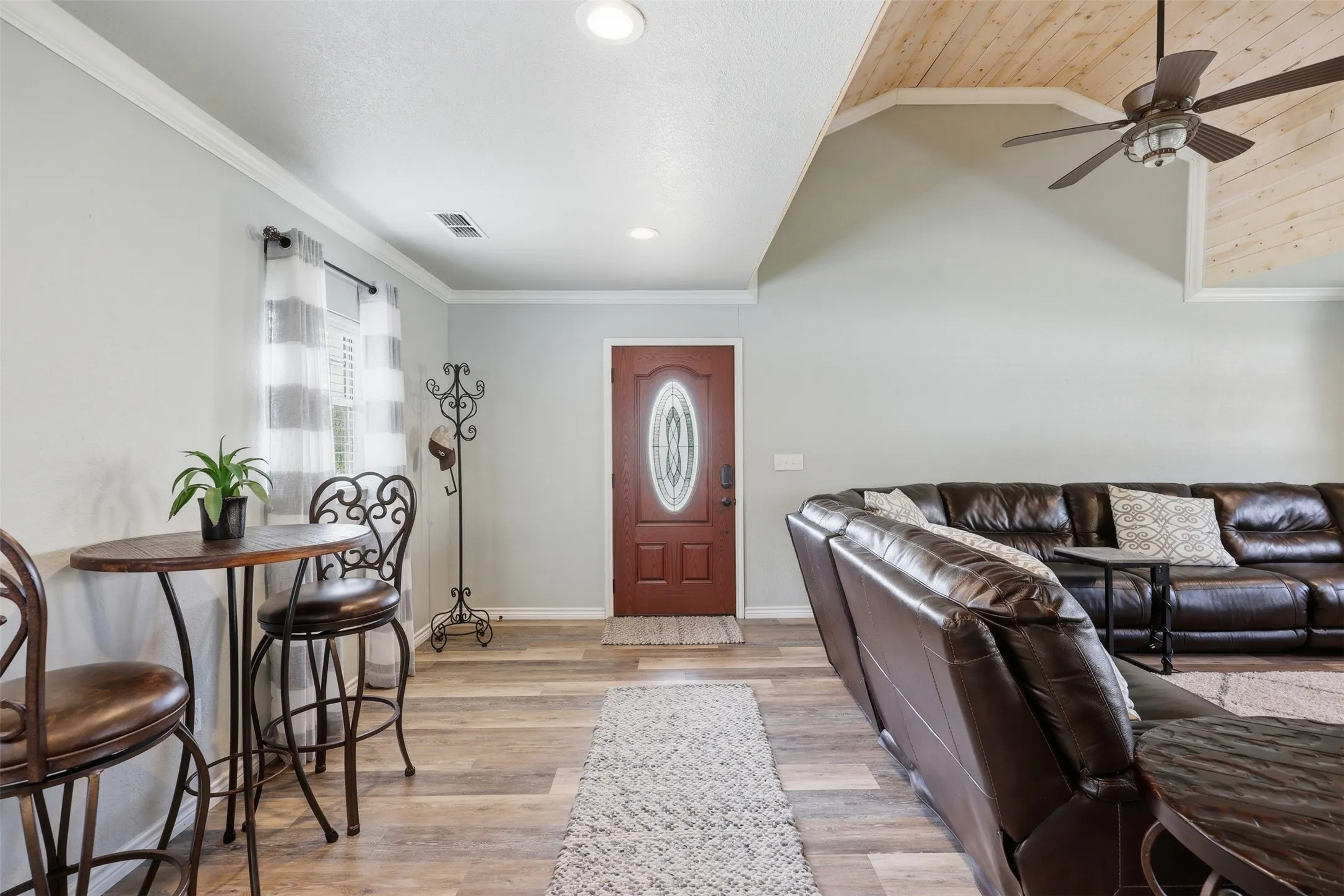 Single Family Residence For Sale in Eastland County , 125 County Road 596, Eastland, Texas 76448, 4 Bedroom, 3 Bathroom, Garage spaces, 2,380 Sqft, built in 1990, Preowned, mls#21246487, Real Estate Agent in Eastland, Homes For Sale in Eastland county, Homes For Sale in Eastland, Realtor in Eastland Texas, Real Estate Brokerage Independent Realty Texas, Luminita Cordes Realtor