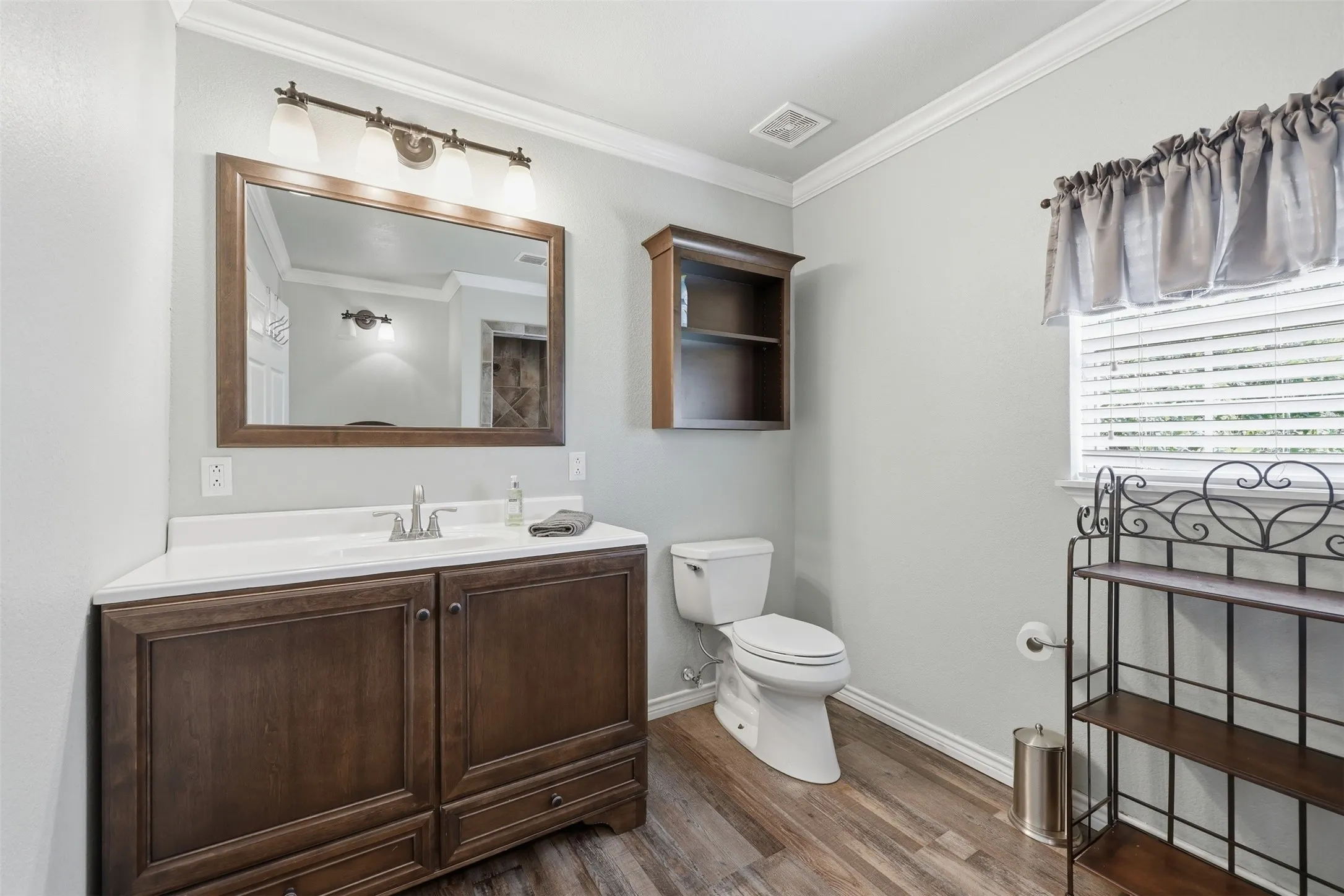 Single Family Residence For Sale in Eastland County , 125 County Road 596, Eastland, Texas 76448, 4 Bedroom, 3 Bathroom, Garage spaces, 2,380 Sqft, built in 1990, Preowned, mls#21246487, Real Estate Agent in Eastland, Homes For Sale in Eastland county, Homes For Sale in Eastland, Realtor in Eastland Texas, Real Estate Brokerage Independent Realty Texas, Luminita Cordes Realtor