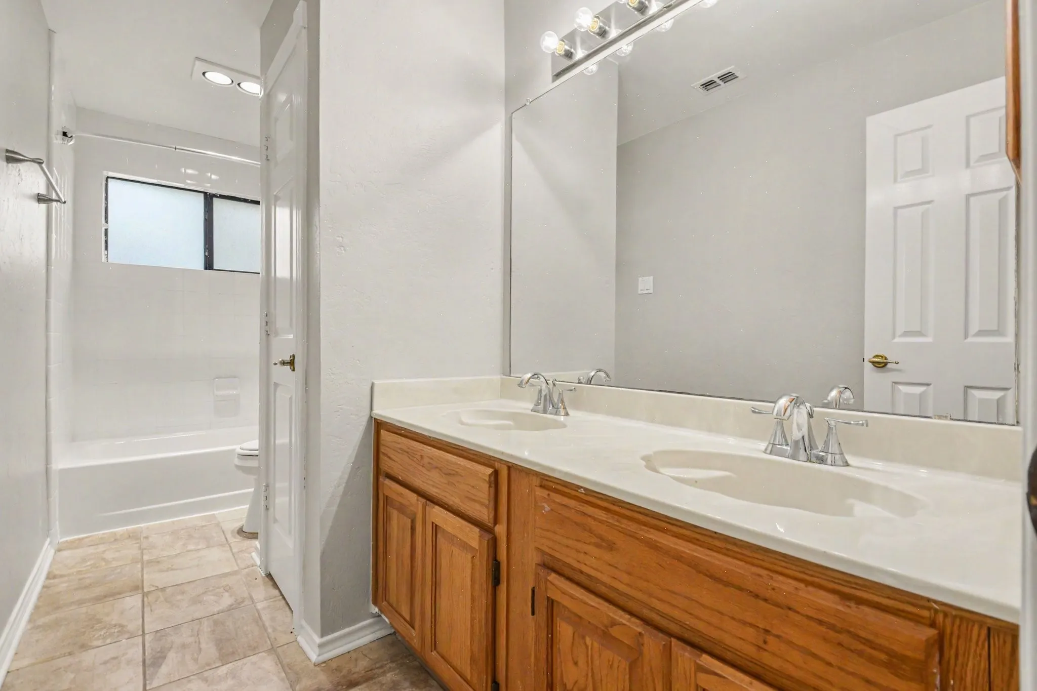 Single Family Residence For Sale in Collin County , 1732 Snowmass Drive, Plano, Texas 75025, 4 Bedroom, 3 Bathroom, 2 Garage spaces, 2,574 Sqft, built in 1988, Preowned, Price $489,500, mls#21255636, Real Estate Agent in Plano, Homes For Sale in Collin county, Homes For Sale in Plano, Realtor in Plano Texas, Real Estate Brokerage Independent Realty Texas, Luminita Cordes Realtor