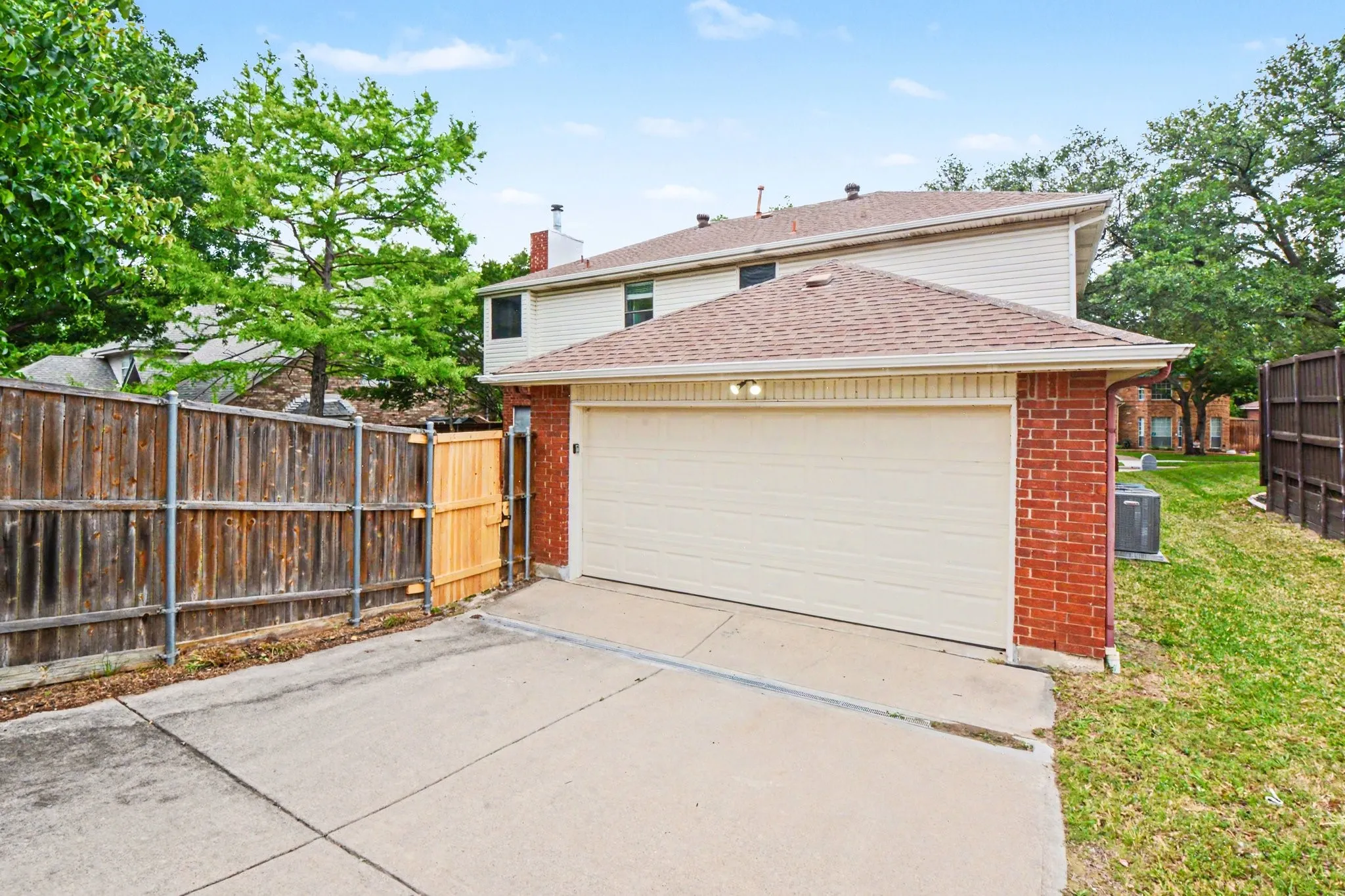 Single Family Residence For Sale in Collin County , 1732 Snowmass Drive, Plano, Texas 75025, 4 Bedroom, 3 Bathroom, 2 Garage spaces, 2,574 Sqft, built in 1988, Preowned, Price $489,500, mls#21255636, Real Estate Agent in Plano, Homes For Sale in Collin county, Homes For Sale in Plano, Realtor in Plano Texas, Real Estate Brokerage Independent Realty Texas, Luminita Cordes Realtor
