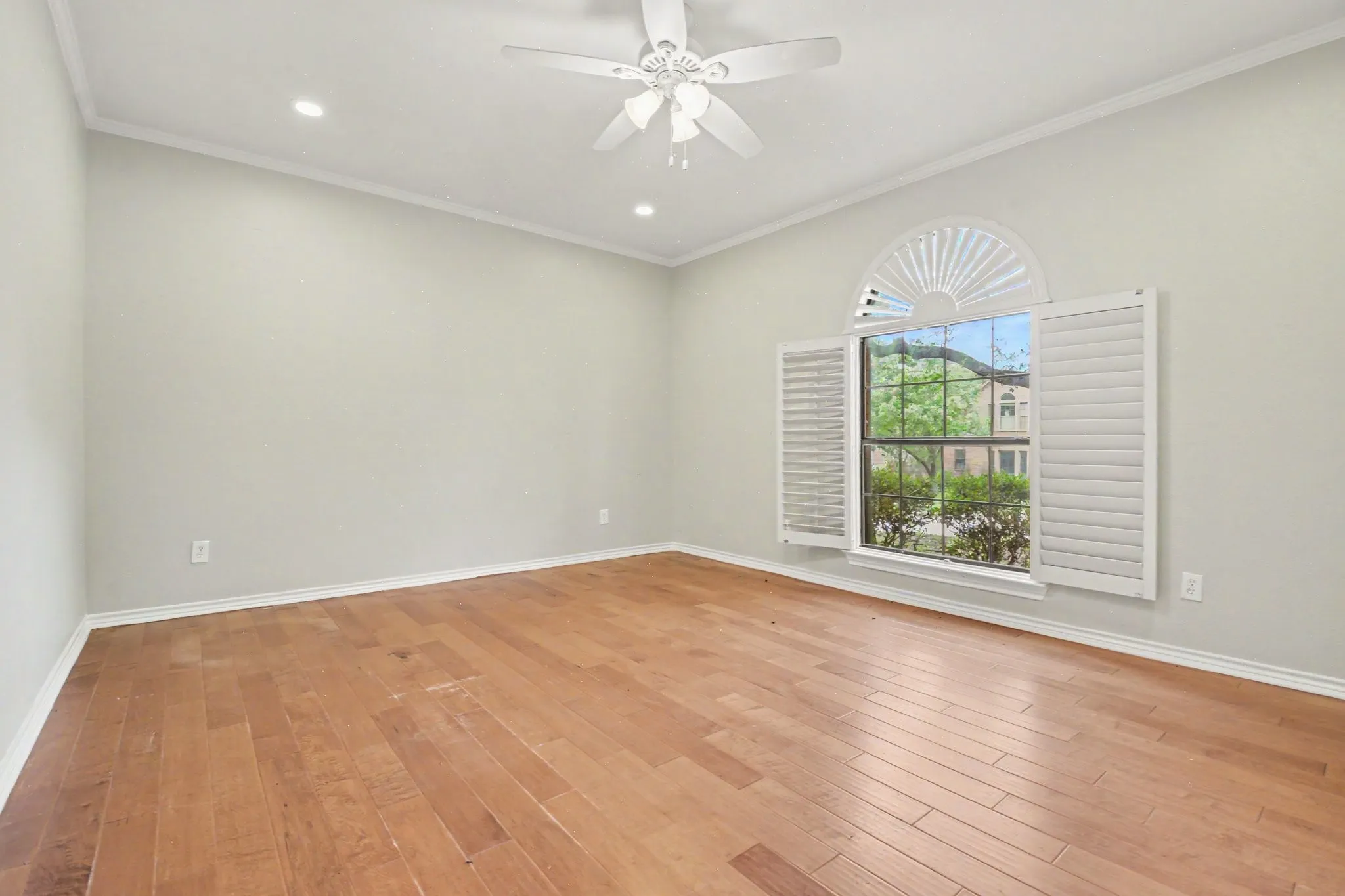 Single Family Residence For Sale in Collin County , 1732 Snowmass Drive, Plano, Texas 75025, 4 Bedroom, 3 Bathroom, 2 Garage spaces, 2,574 Sqft, built in 1988, Preowned, Price $489,500, mls#21255636, Real Estate Agent in Plano, Homes For Sale in Collin county, Homes For Sale in Plano, Realtor in Plano Texas, Real Estate Brokerage Independent Realty Texas, Luminita Cordes Realtor