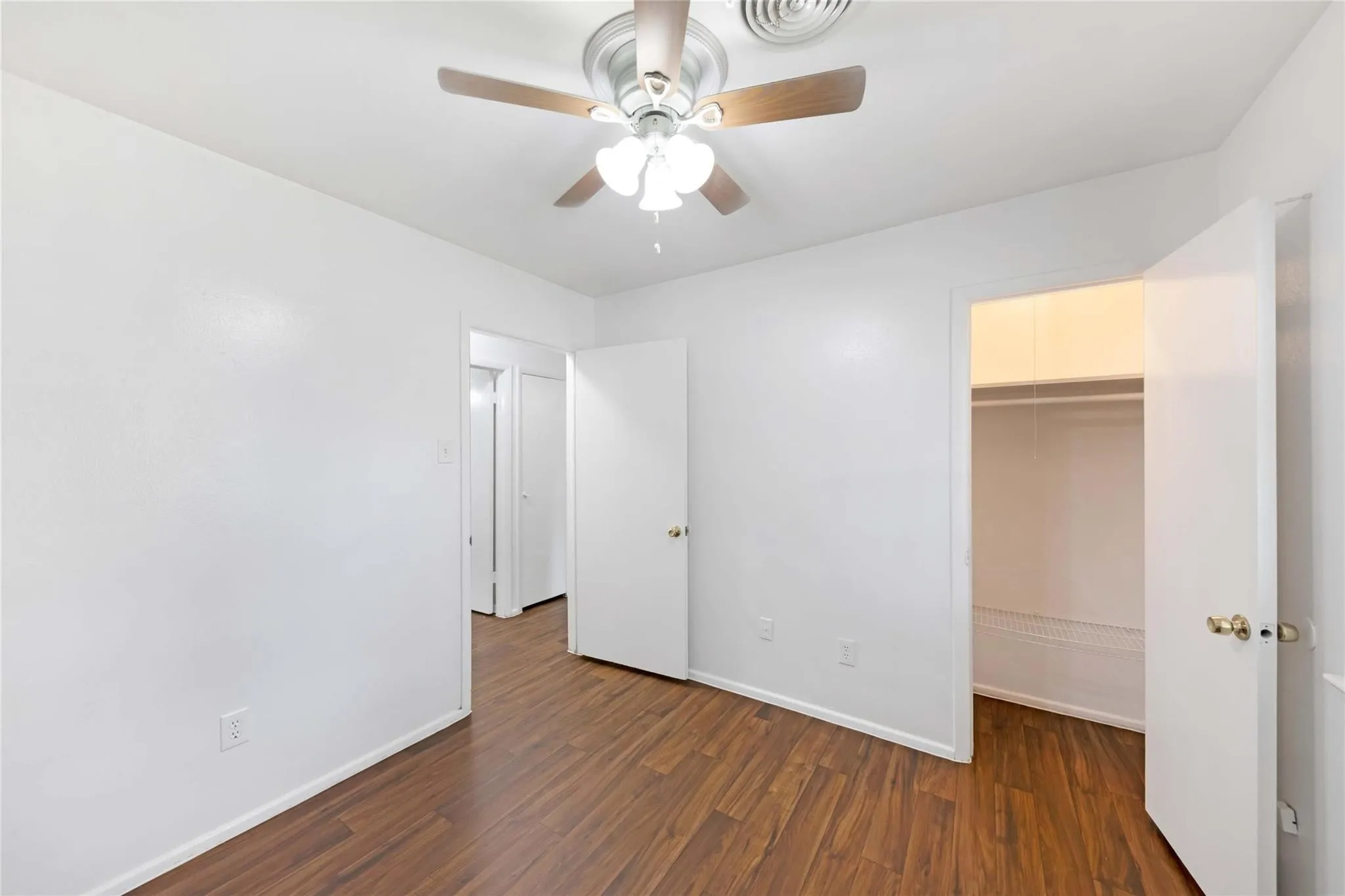 Single Family Residence For Rent in Dallas County , 2717 Wesleyan Drive, Irving, Texas 75062, 4 Bedroom, 2 Bathroom, Garage spaces, 1,603 Sqft, built in 1960, Price $1,995, mls#21256248, Real Estate Agent in Irving, Homes For Rent in Dallas county, Homes For Rent in Irving, Realtor in Irving Texas, Real Estate Brokerage Independent Realty Texas, Luminita Cordes Realtor