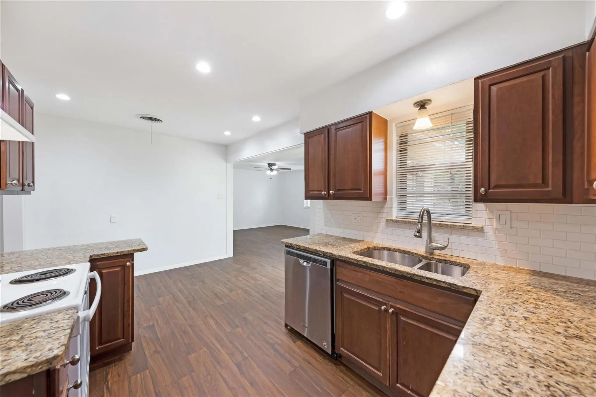 Single Family Residence For Rent in Dallas County , 2717 Wesleyan Drive, Irving, Texas 75062, 4 Bedroom, 2 Bathroom, Garage spaces, 1,603 Sqft, built in 1960, Price $1,995, mls#21256248, Real Estate Agent in Irving, Homes For Rent in Dallas county, Homes For Rent in Irving, Realtor in Irving Texas, Real Estate Brokerage Independent Realty Texas, Luminita Cordes Realtor